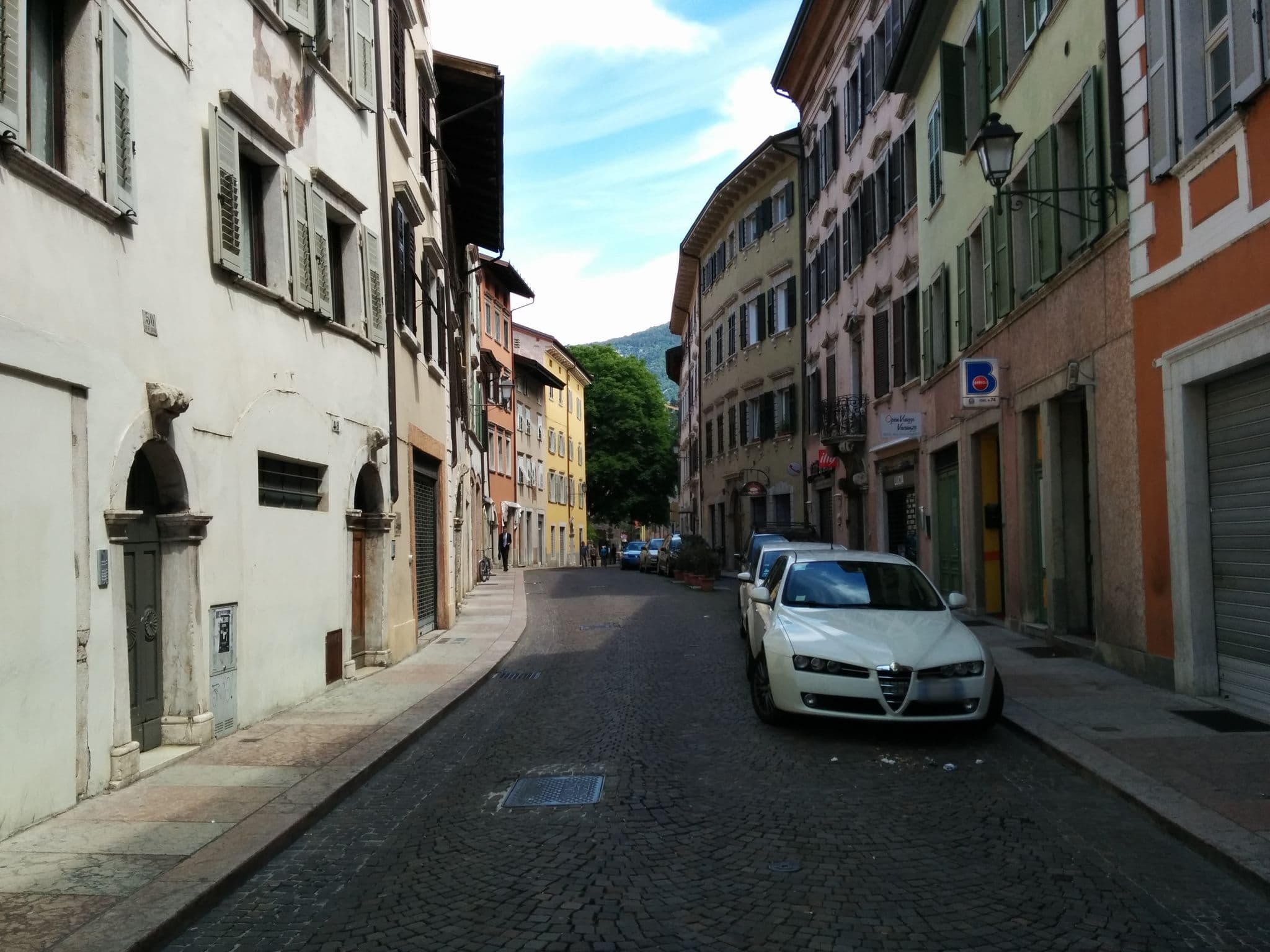 Street view near B&B Gli Scorci Di Trento, Trento — © napo (CC BY-SA · Mapillary)