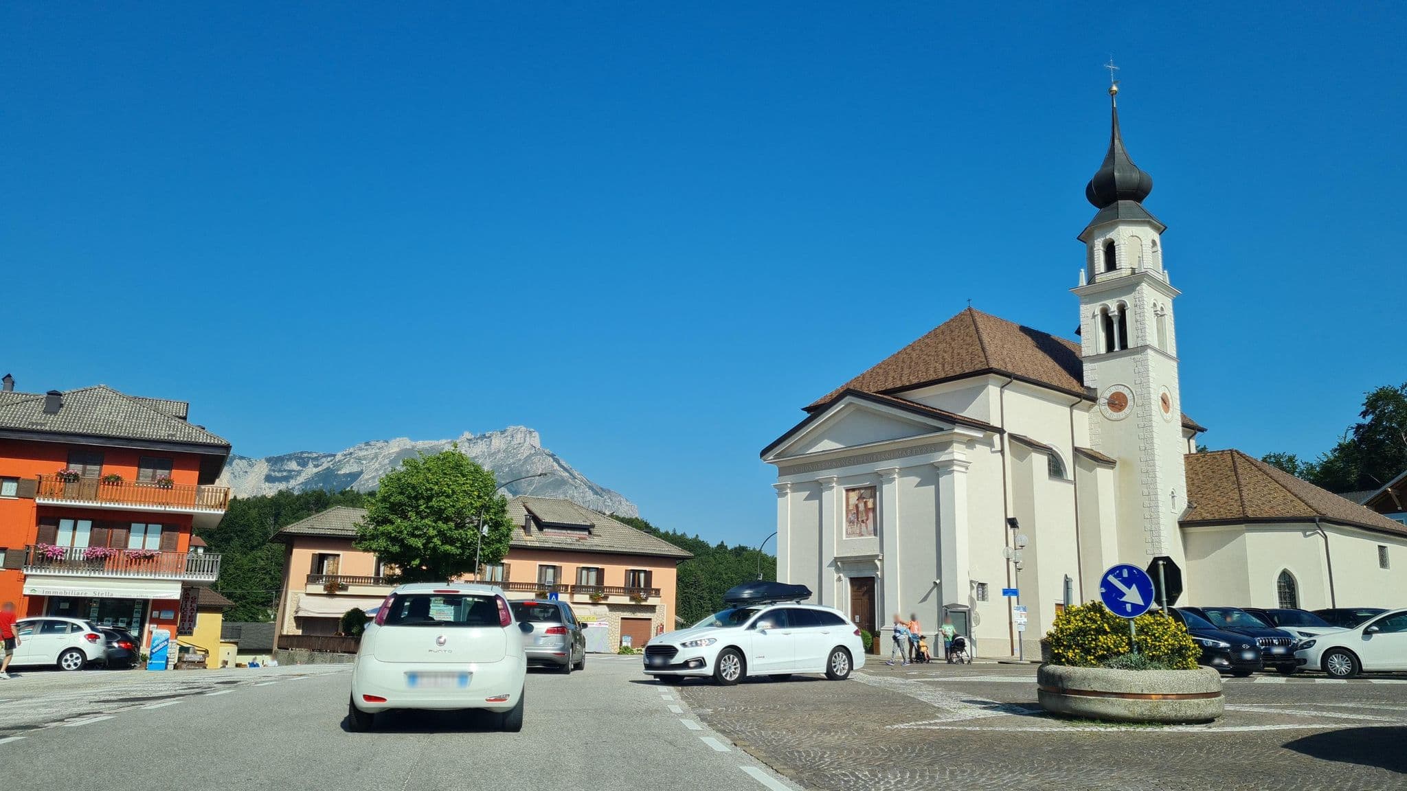 Street view near Grand Hotel Astoria Lavarone, Caldonazzo — © laniuscollurio (CC BY-SA · Mapillary)
