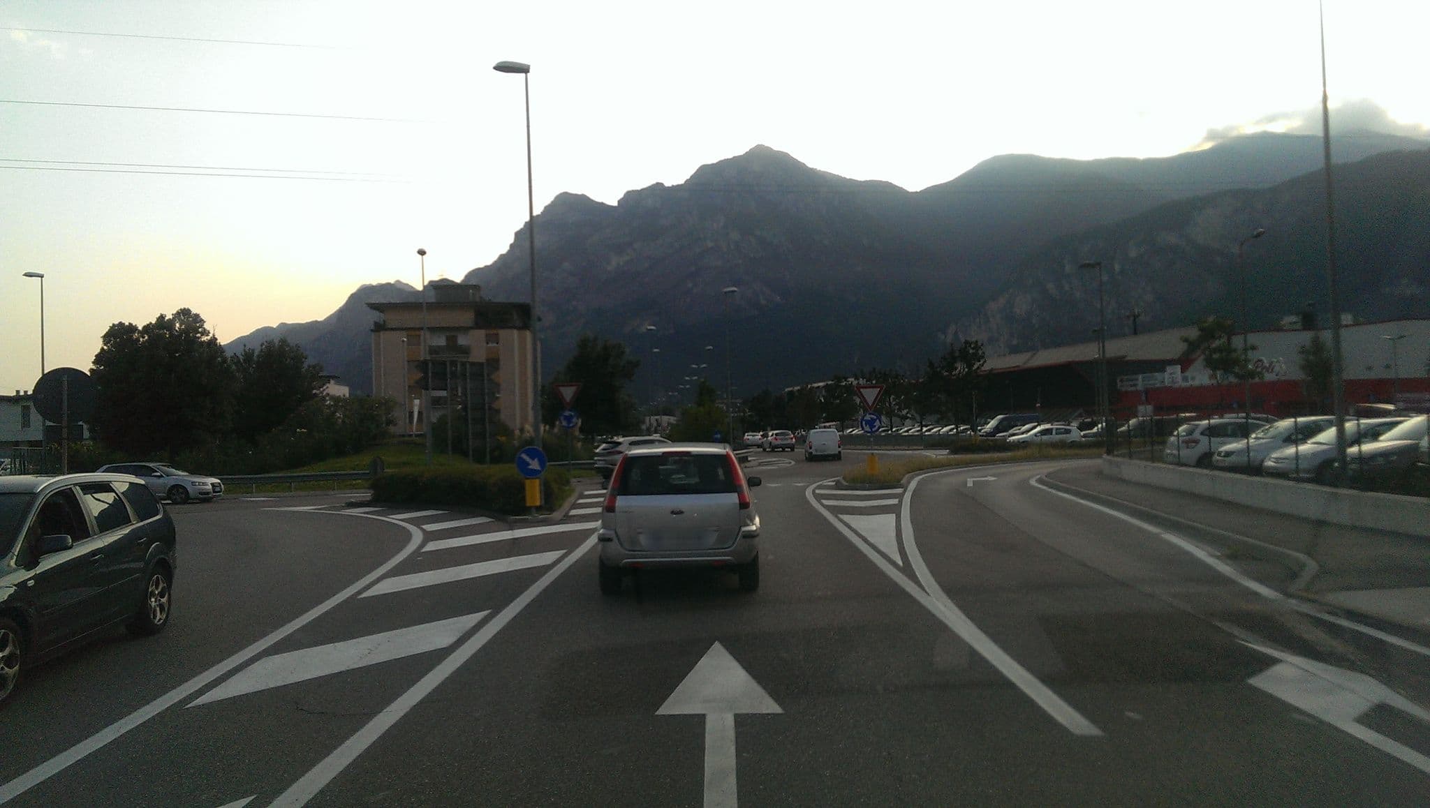 Street view near Villa Flora SRL, Arco — © bufonto (CC BY-SA · Mapillary)