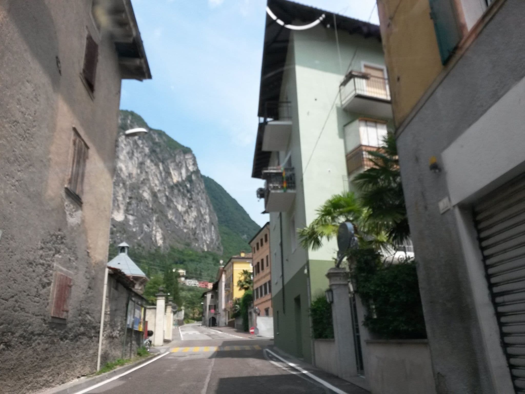 Street view near Appartamento Angi - lago & vacanza attiva, Riva del Garda — © uwekoch (CC BY-SA · Mapillary)