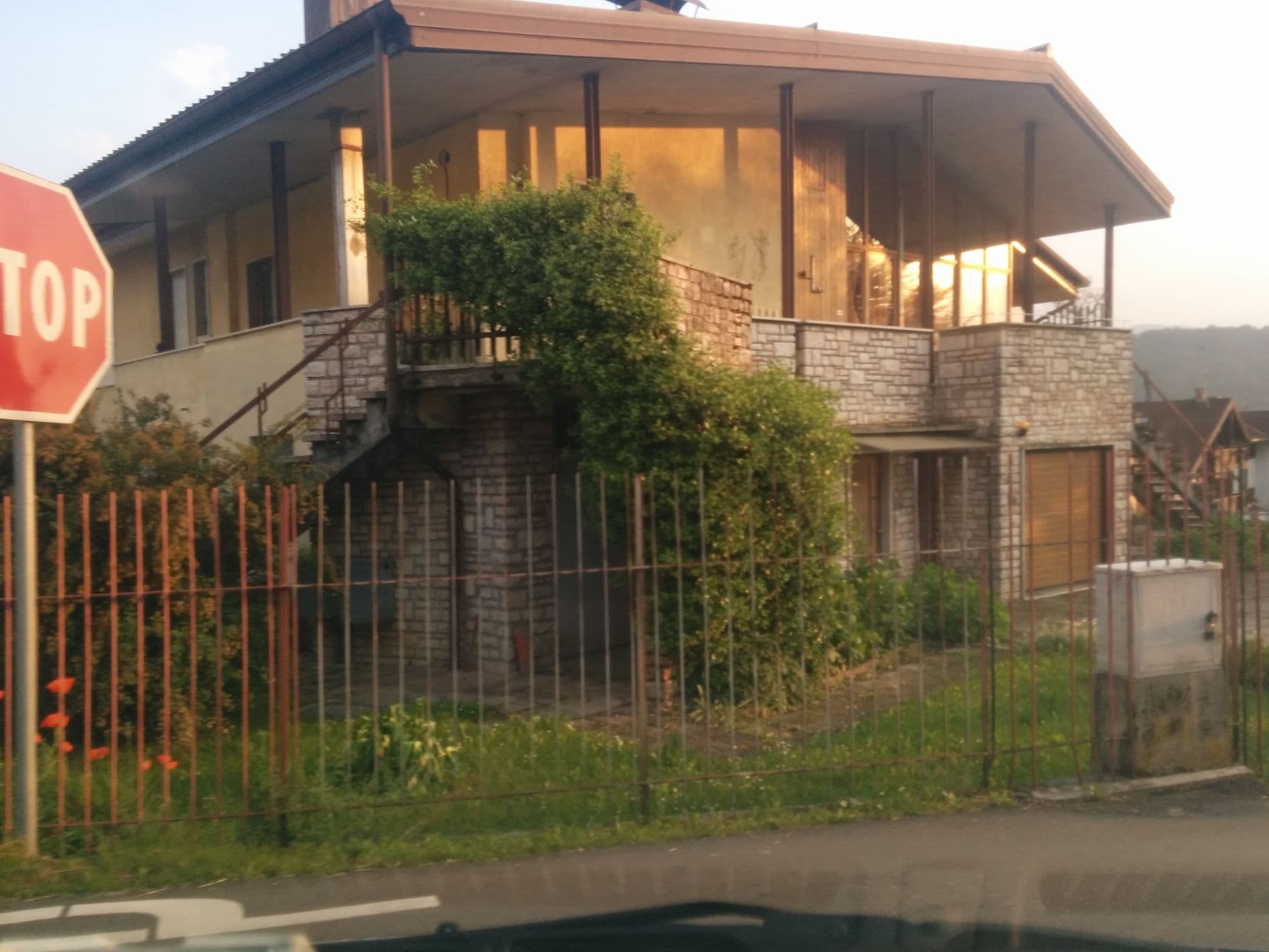 Street view near Alietti - Miralago, Levico Terme — © napo (CC BY-SA · Mapillary)