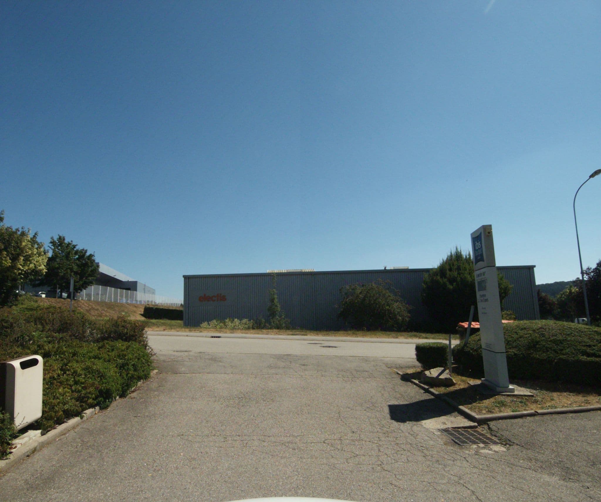 Street view near Ibis Budget, Épinal — © andrianjakavah (CC BY-SA · Mapillary)