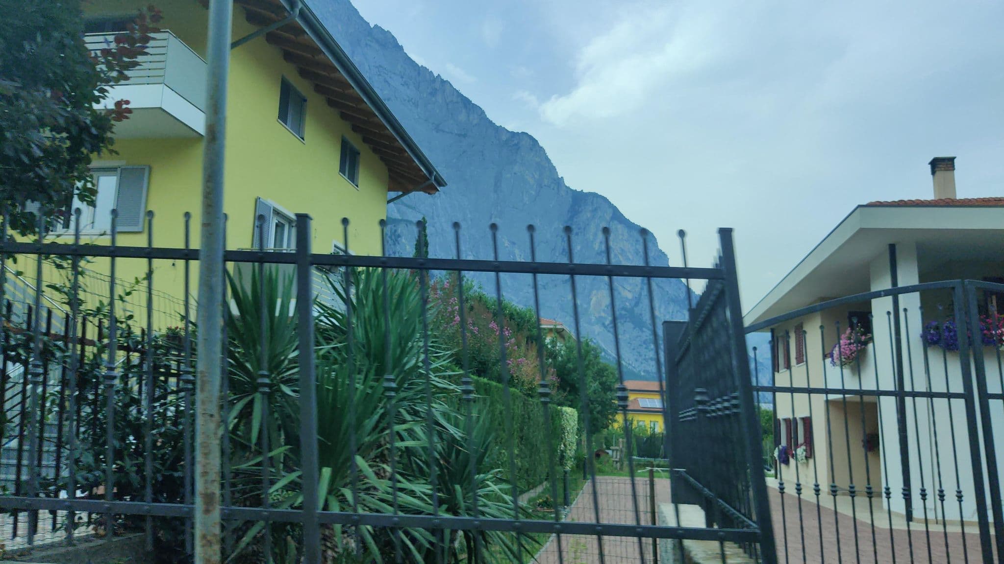 Street view near Belli e orlandi SNC, Pietramurata — © lixo (CC BY-SA · Mapillary)