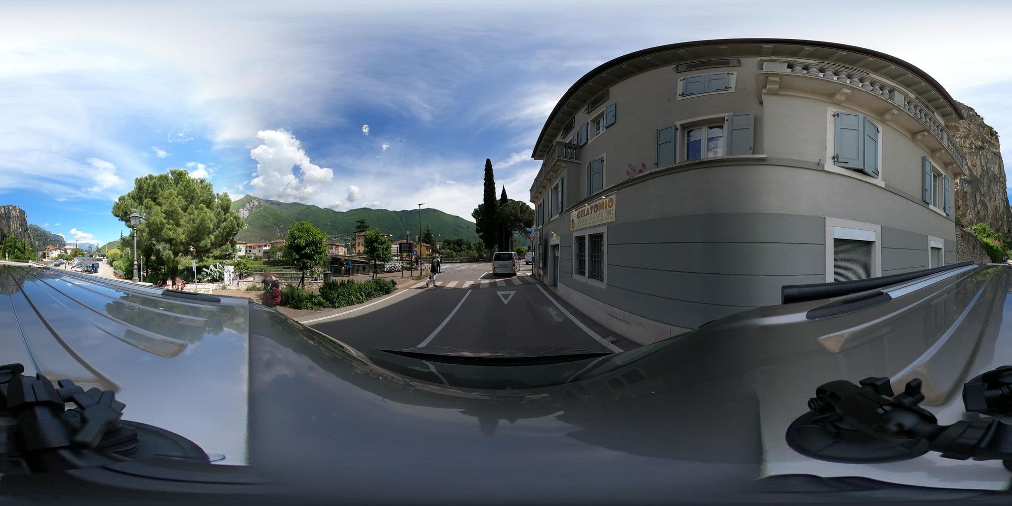 Street view near Red Point Apartaments, Arco — © kopra (CC BY-SA · Mapillary)