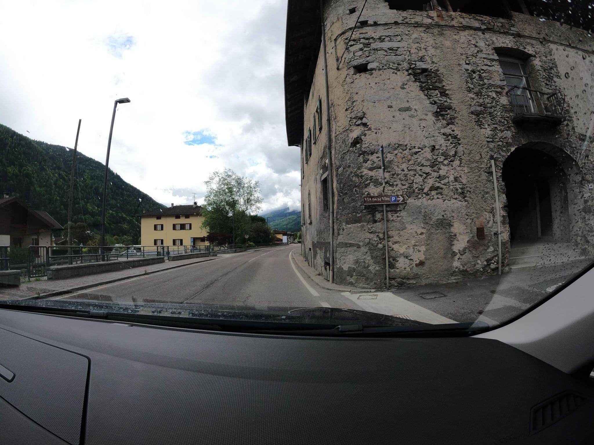 Street view near Locanda Mezzosoldo, Spiazzo — © borovac (CC BY-SA · Mapillary)