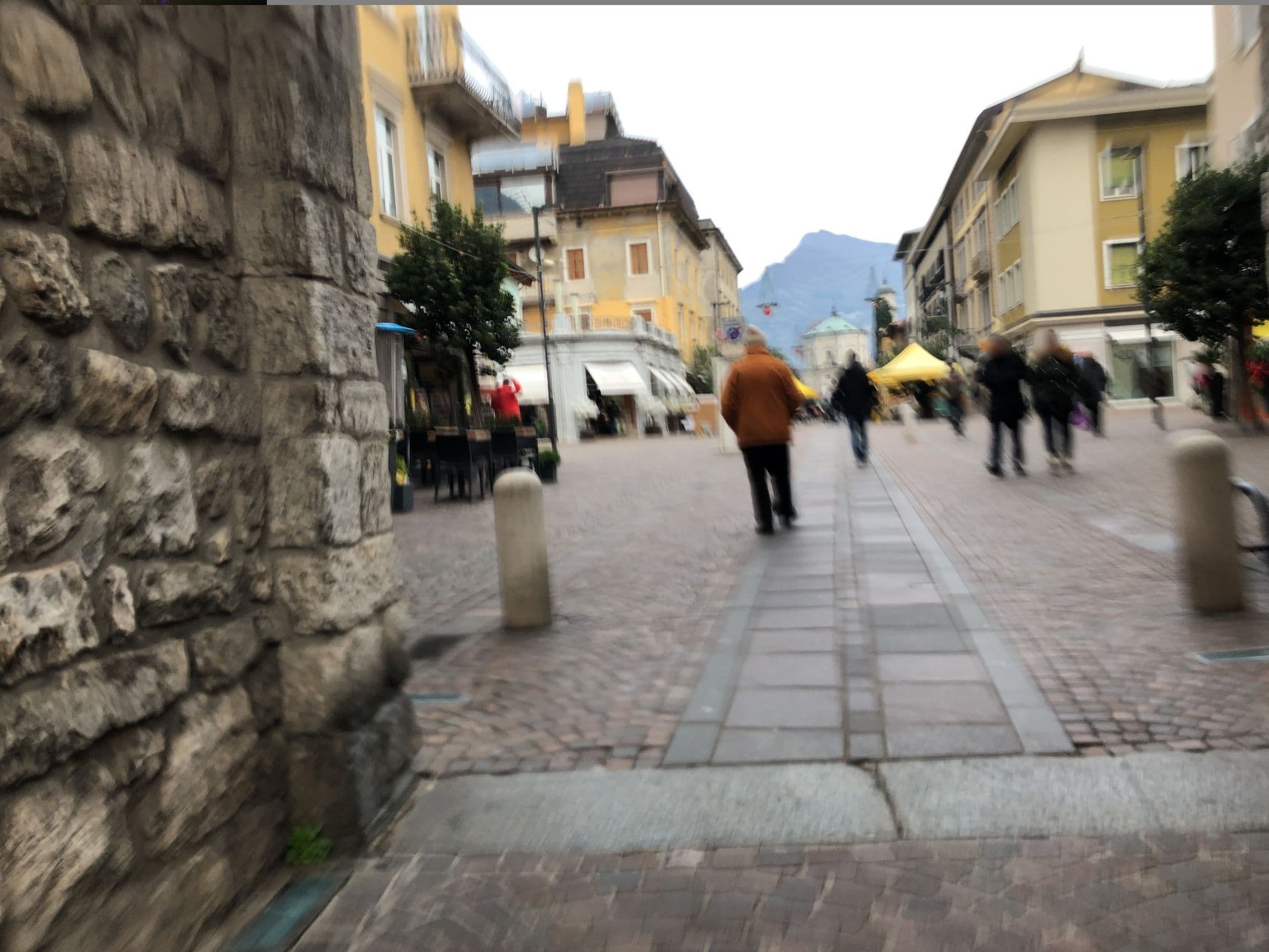Street view near Benacus Hostel, Riva del Garda — © mich74 (CC BY-SA · Mapillary)