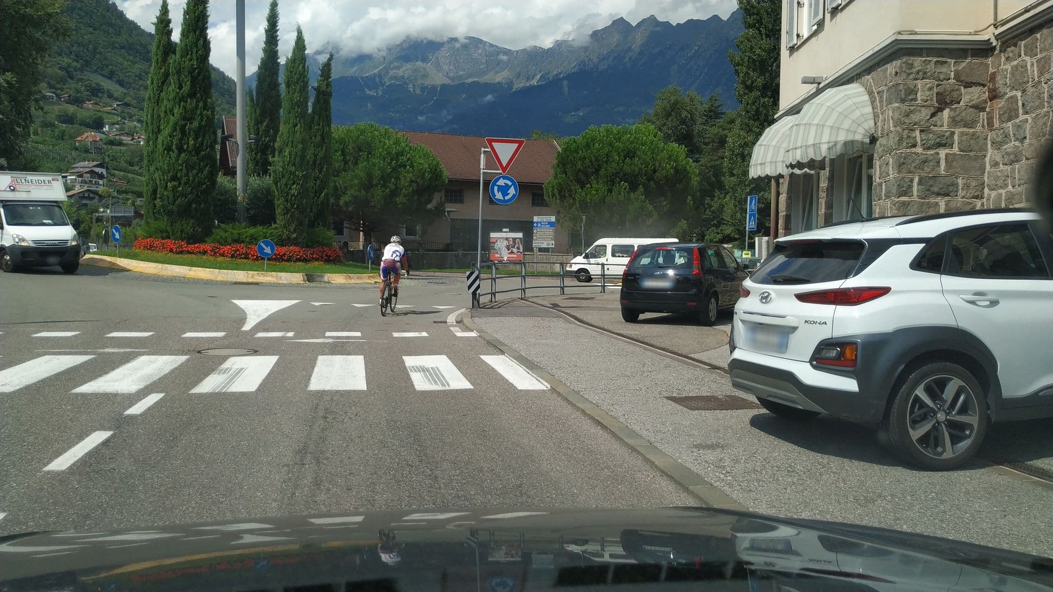 Street view near Prantl Und Soehne Gmbh, Marlengo — © mikki65 (CC BY-SA · Mapillary)
