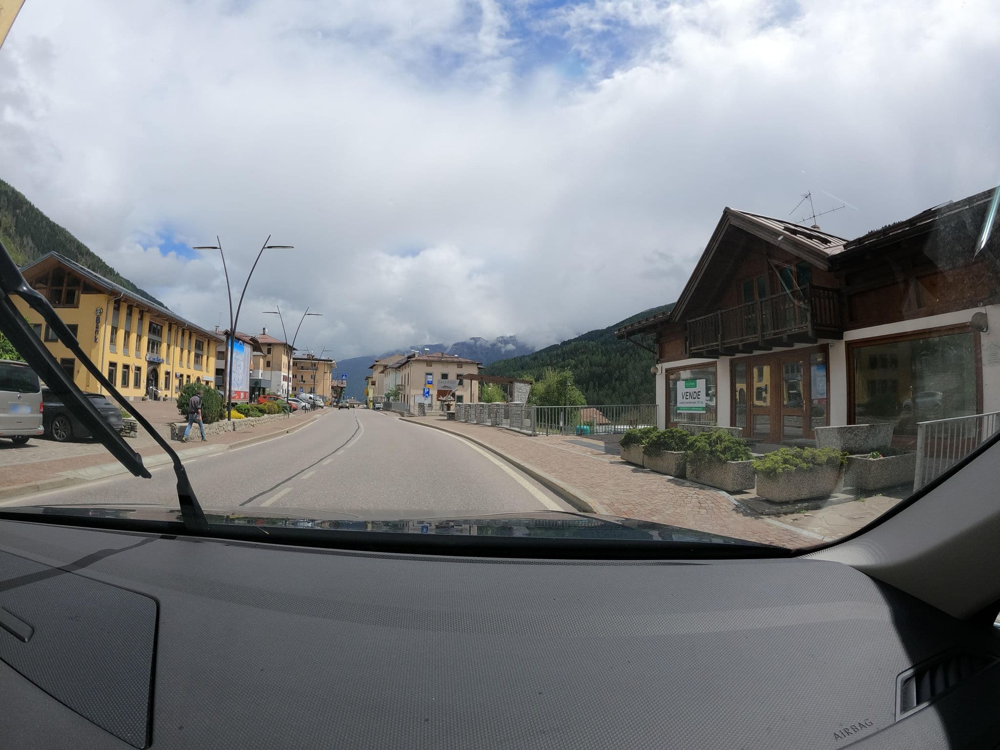 Street view near Palazzina Carola, Dimaro — © borovac (CC BY-SA · Mapillary)