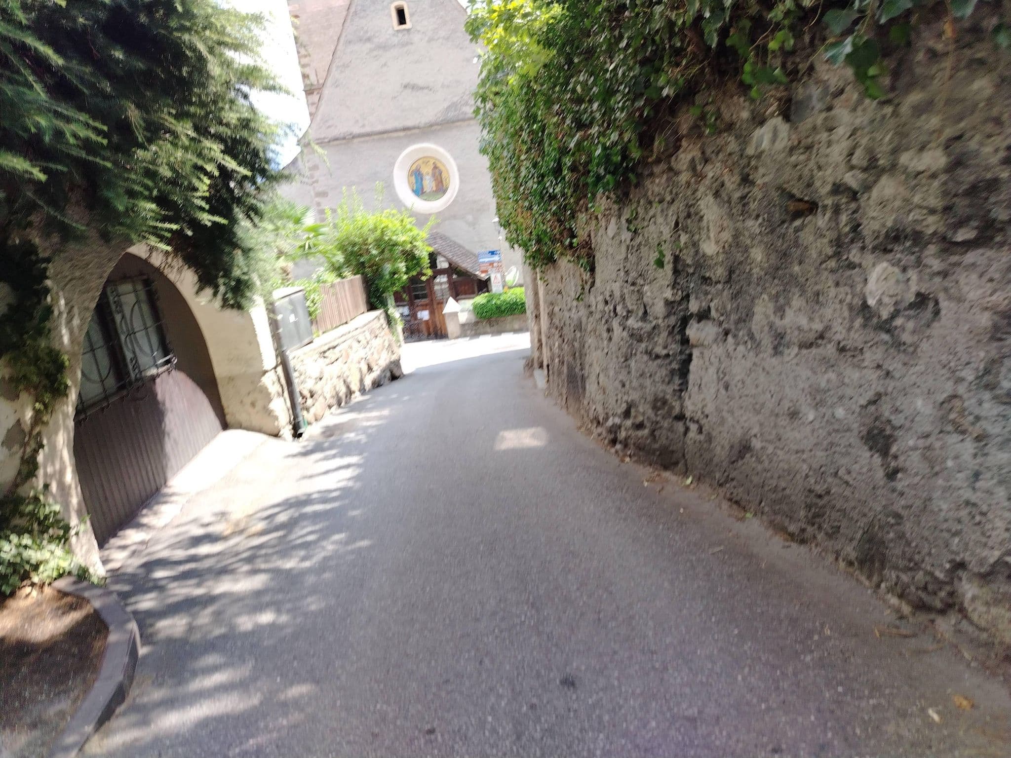 Street view near Albergo Alla Scala, Parcines — © Brown69 (CC BY-SA · Mapillary)