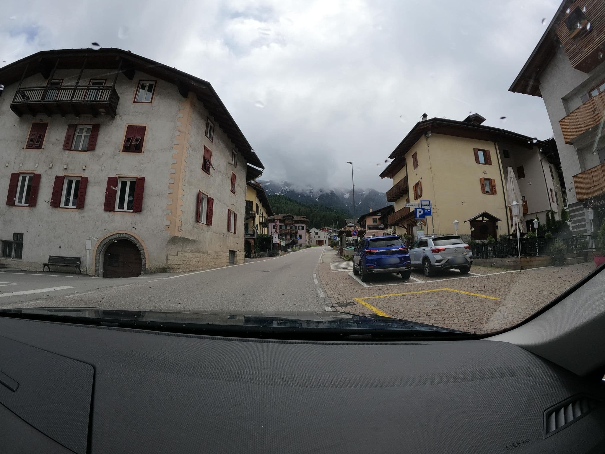 Street view near I tre Magli, Dimaro — © borovac (CC BY-SA · Mapillary)
