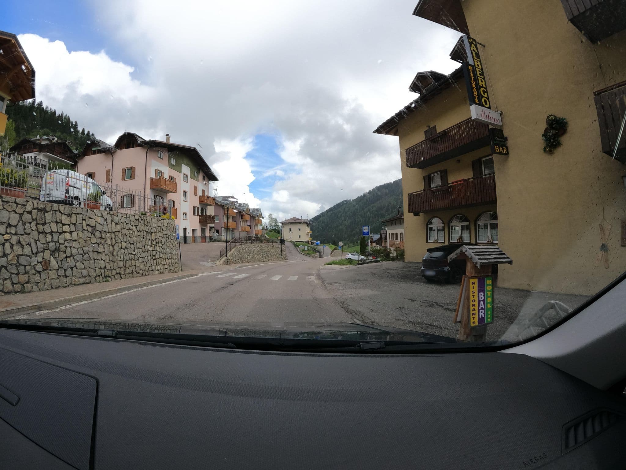 Street view near Hotel Milano, Fraviano — © borovac (CC BY-SA · Mapillary)