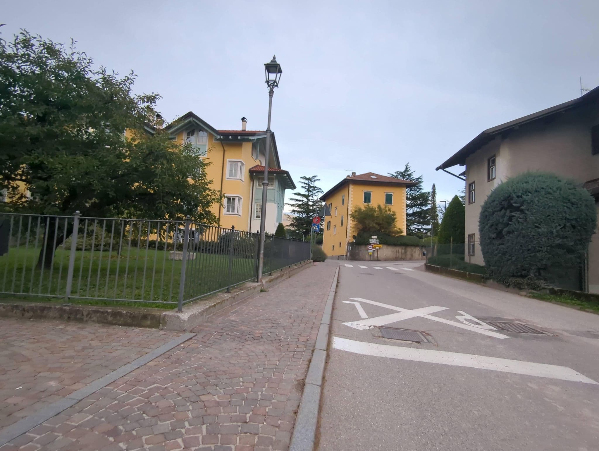 Street view near Agriturismo Al Cermolo, Cles — © murcok (CC BY-SA · Mapillary)