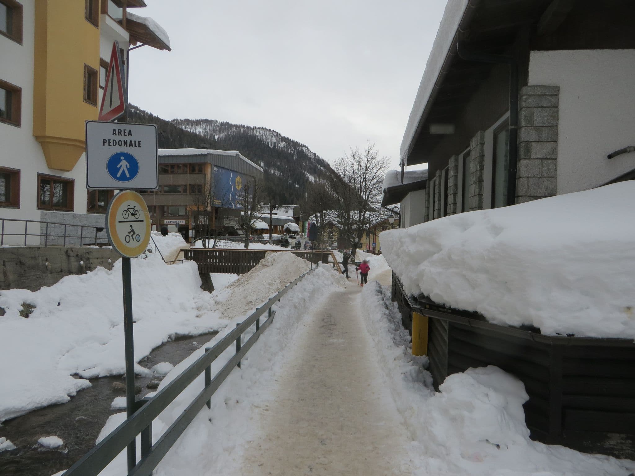 Street view near Laura, Pinzolo — © lary_fede (CC BY-SA · Mapillary)