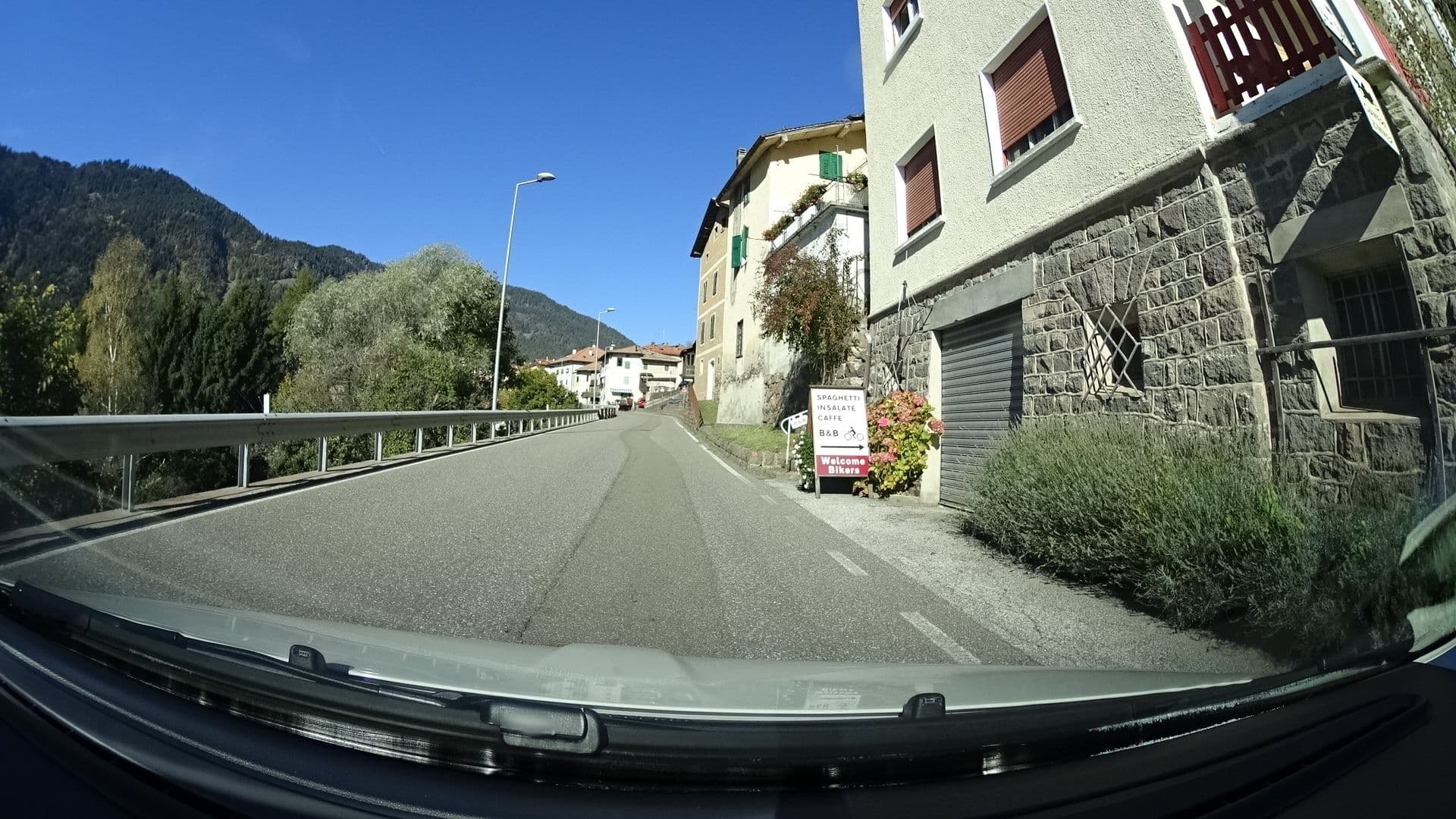 Street view near Pensione Maria Turismo Rurale, Laghetti — © sashazykov (CC BY-SA · Mapillary)