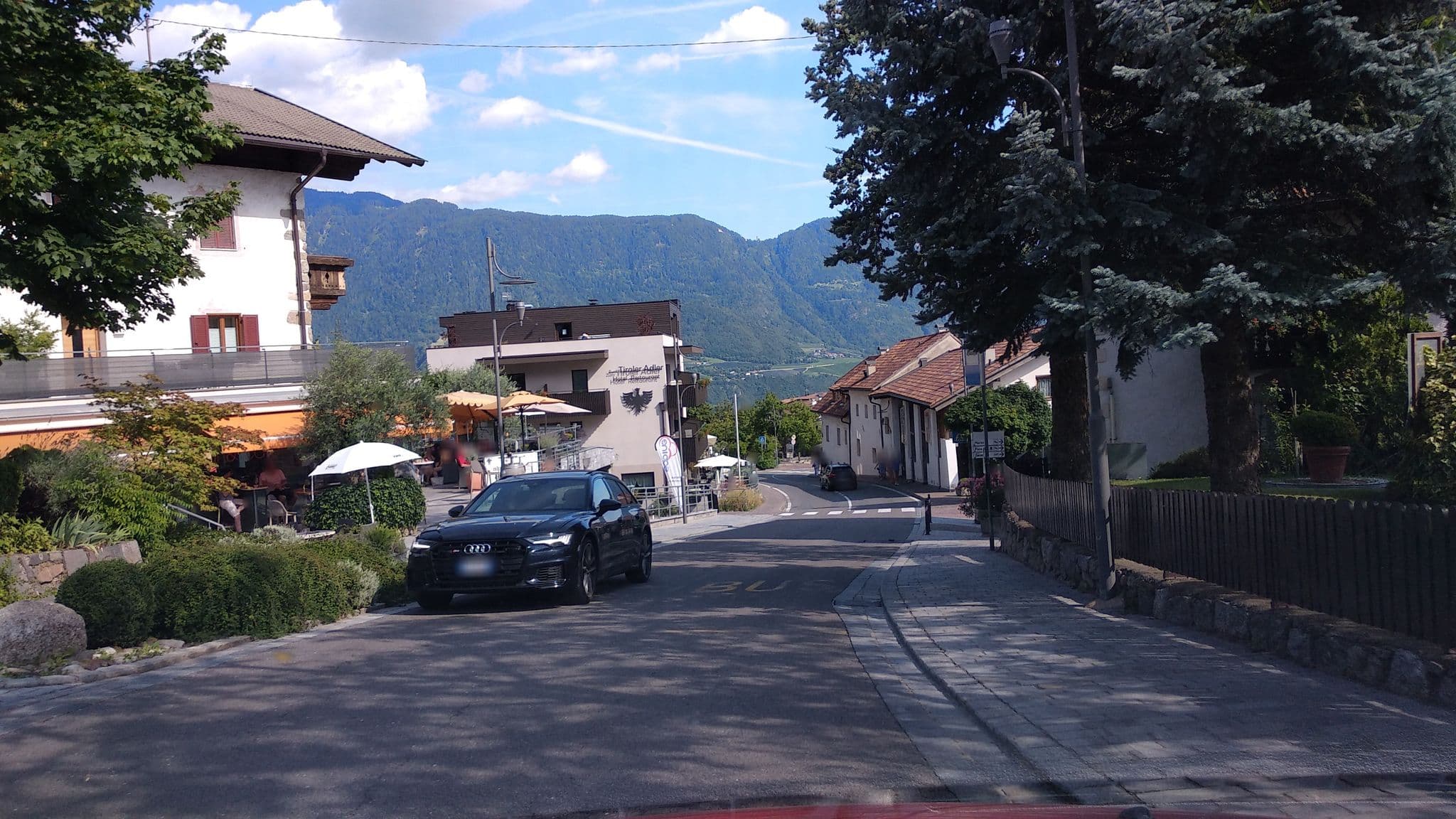 Street view near Pensione Leimerhof, Tirolo — © steinm (CC BY-SA · Mapillary)