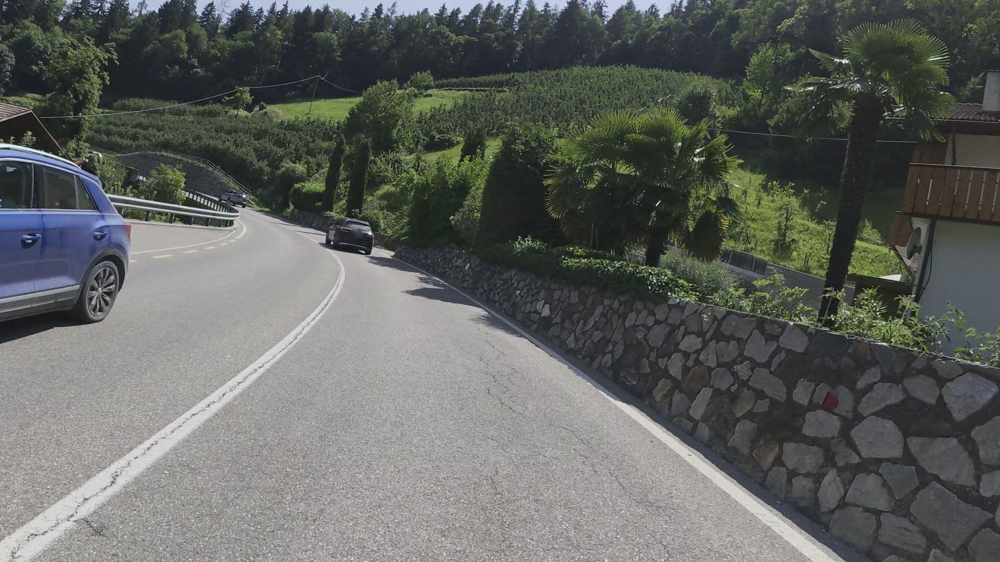 Street view near Hotel Quelle, Tirolo — © Guzzi_Franze (CC BY-SA · Mapillary)