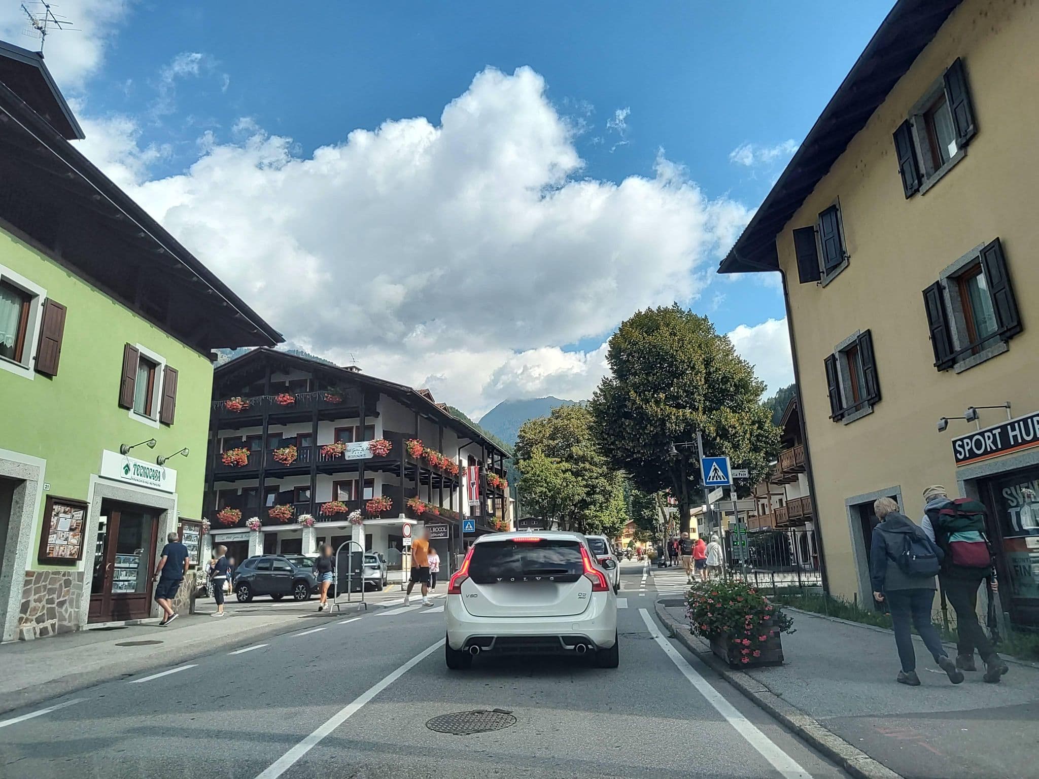 Street view near Cerana, Pinzolo — © lary_fede (CC BY-SA · Mapillary)