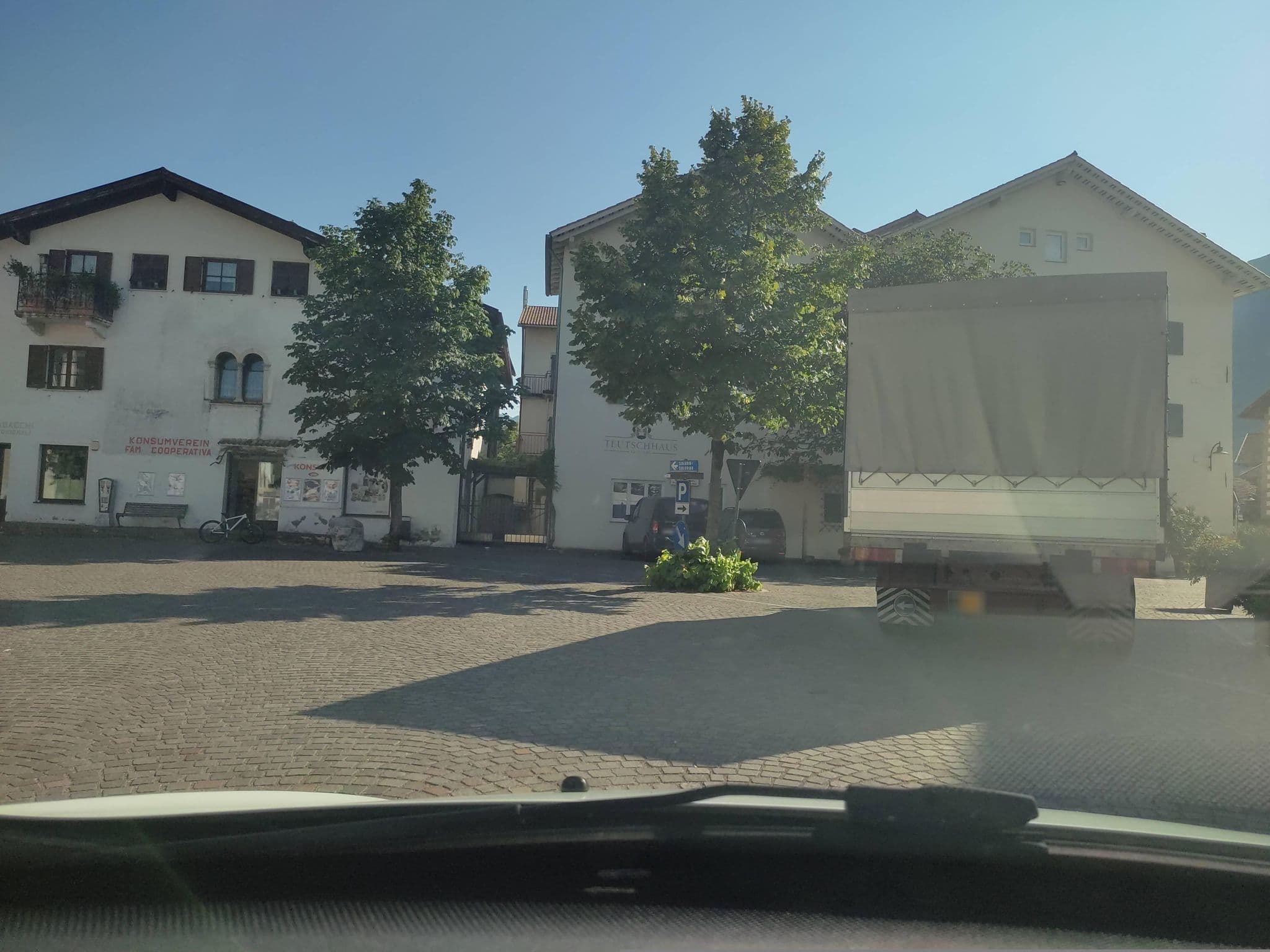 Street view near Hotel Teutschhaus, Laghetti — © mosis99 (CC BY-SA · Mapillary)