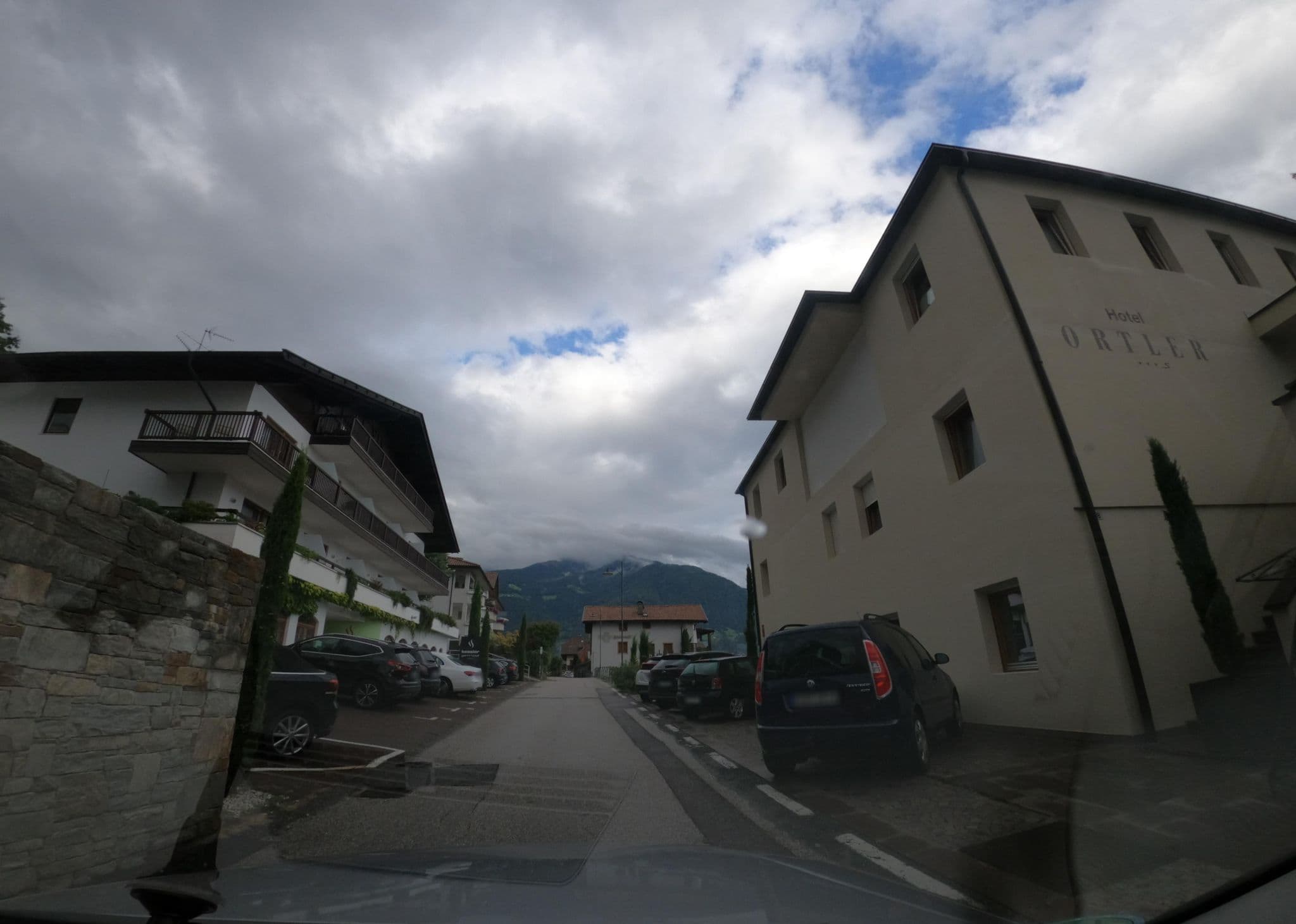 Street view near Garni Hotel Kessler, Tirolo — © atze02 (CC BY-SA · Mapillary)