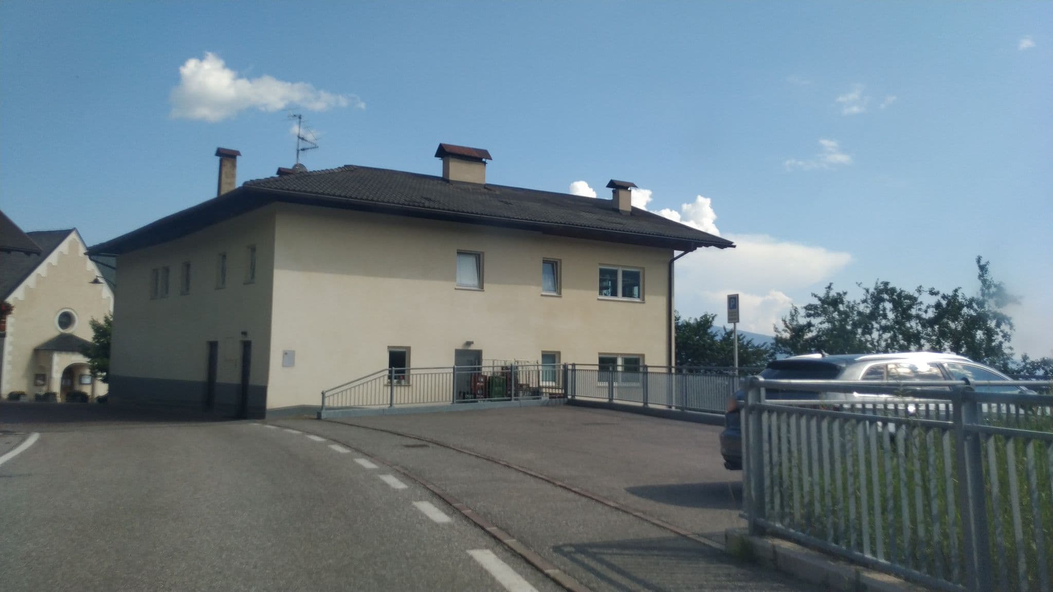 Street view near Albergo Geiser, Fondo — © mikki65 (CC BY-SA · Mapillary)