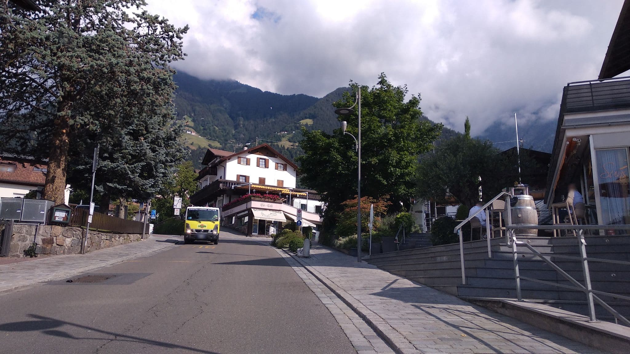 Street view near Casa Prantl - Staffler Elisabeth, Tirolo — © steinm (CC BY-SA · Mapillary)