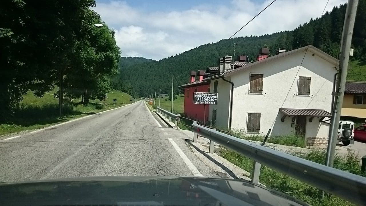 Street view near Albergo Ristorante Campomezzavia, Gallio — © voschix (CC BY-SA · Mapillary)