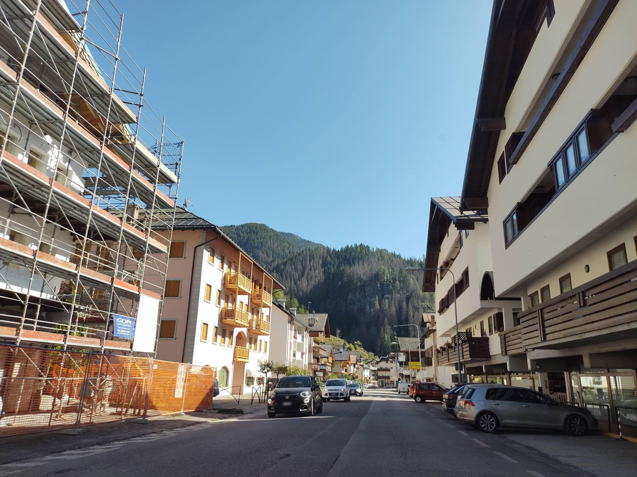 Street view near Albergo Garni La Lanterna, Livinallongo del Col di Lana — © thetornado76 (CC BY-SA · Mapillary)