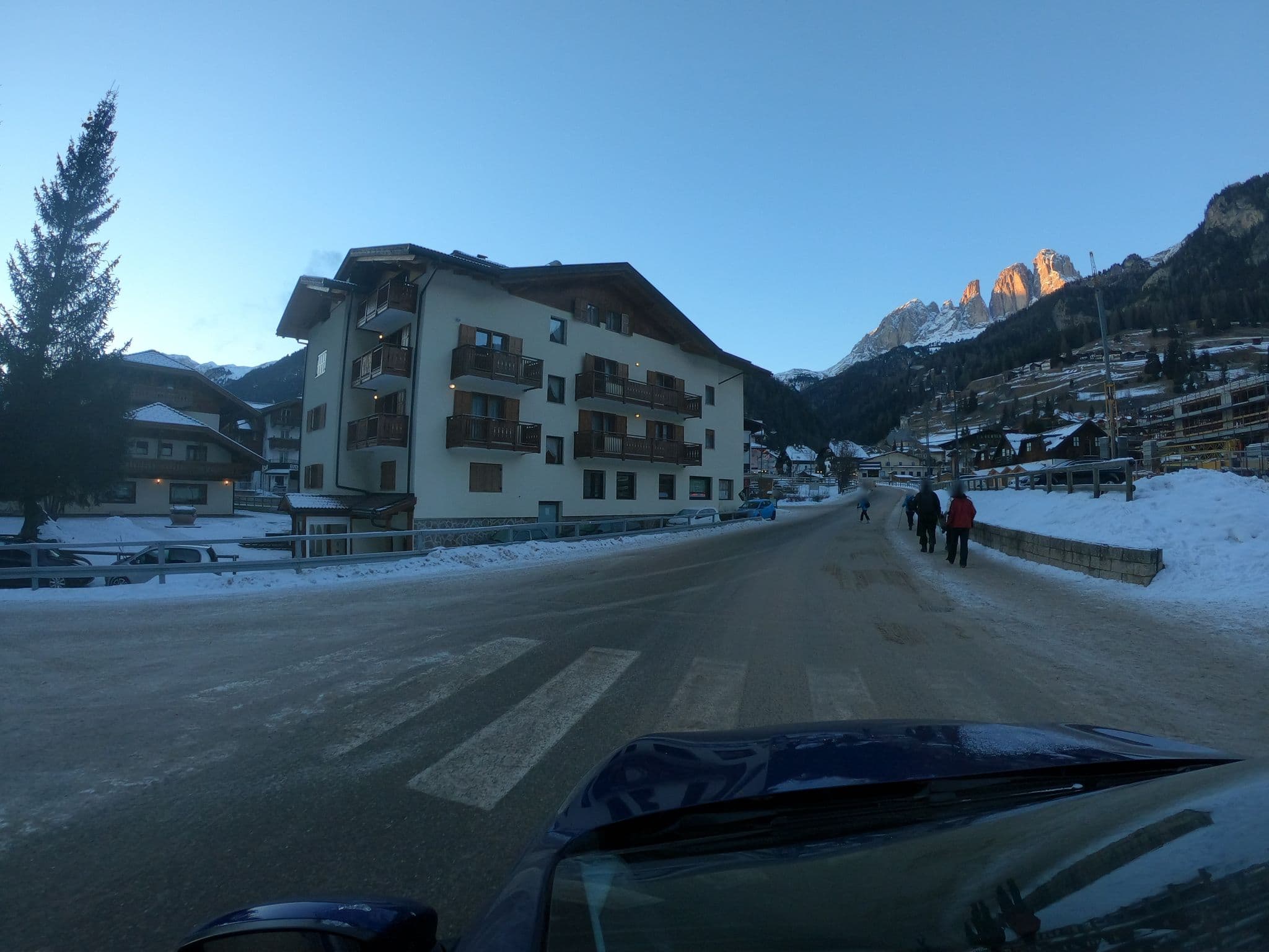 Street view near Appartamento Niki Campitello, Canazei — © chrisbeddow (CC BY-SA · Mapillary)