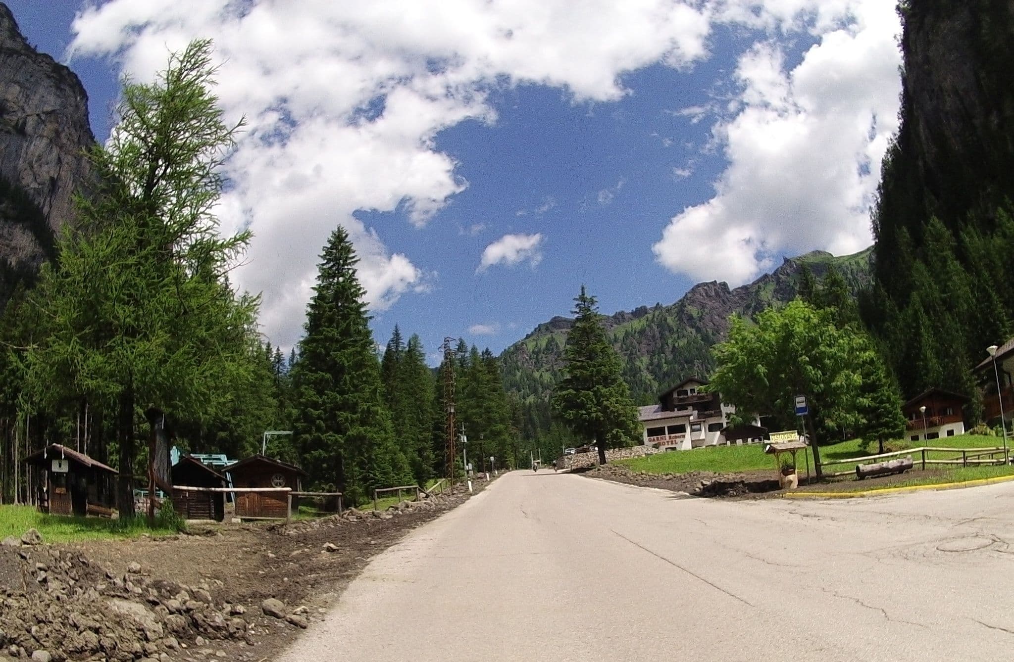 Street view near Hotel Roy Marmolada, Livinallongo del Col di Lana — © mo4a (CC BY-SA · Mapillary)