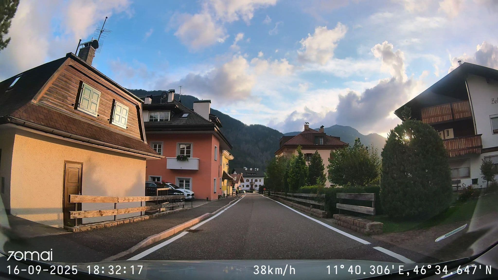 Street view near Tirol, Ortisei — © doriel (CC BY-SA · Mapillary)
