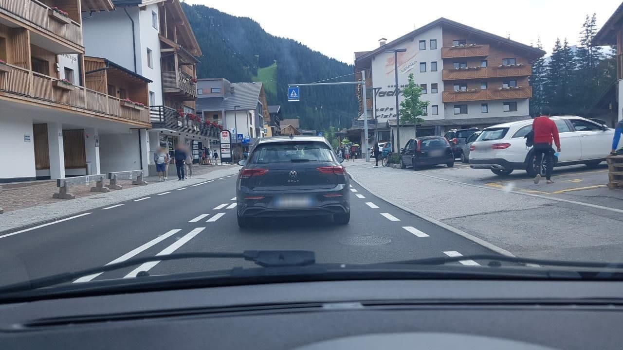 Street view near Ciasa Agreiter, La Valle - Wengen — © mik007 (CC BY-SA · Mapillary)