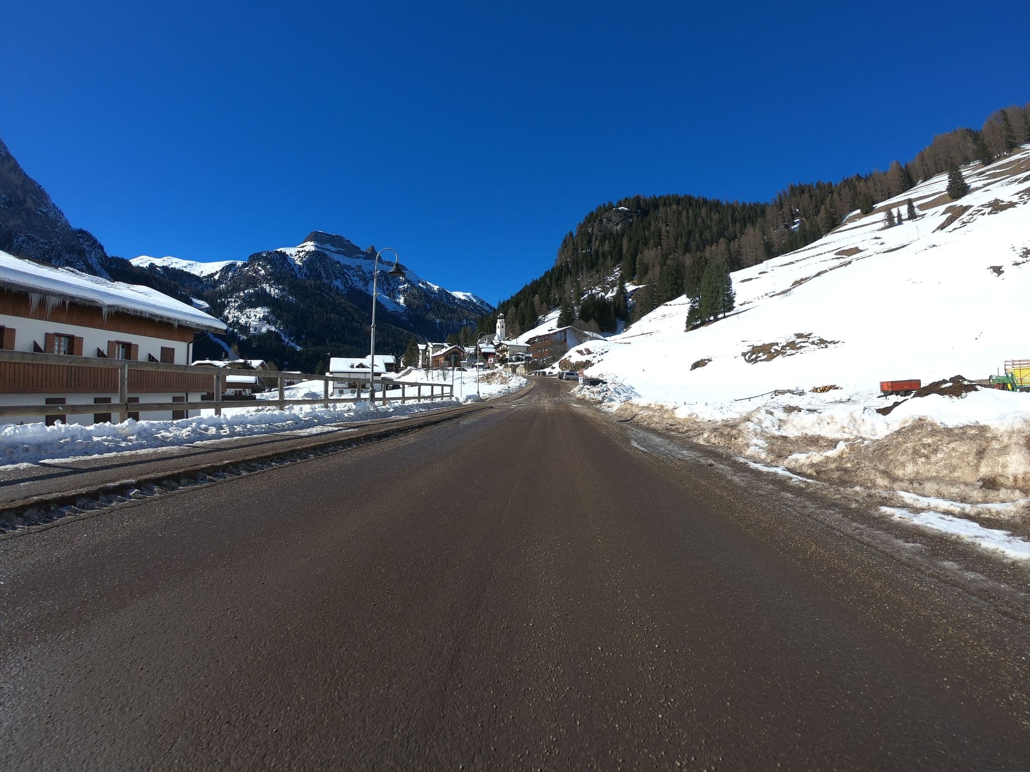 Street view near Casa Meme-Gabry, Canazei — © chrisbeddow (CC BY-SA · Mapillary)