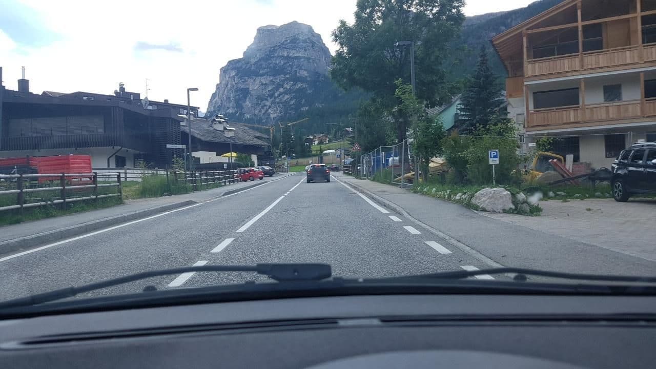 Street view near Pensione Lara, La Valle - Wengen — © mik007 (CC BY-SA · Mapillary)