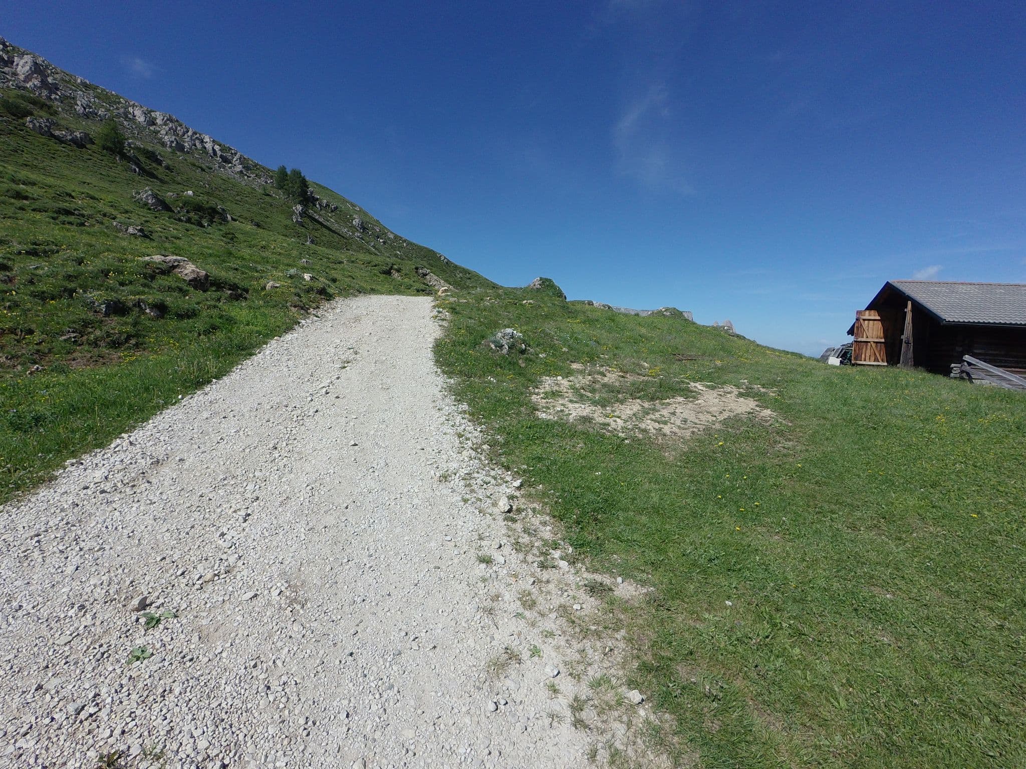 Street view near Malfertheiner Peter & Co. Kg, Siusi — © madel (CC BY-SA · Mapillary)