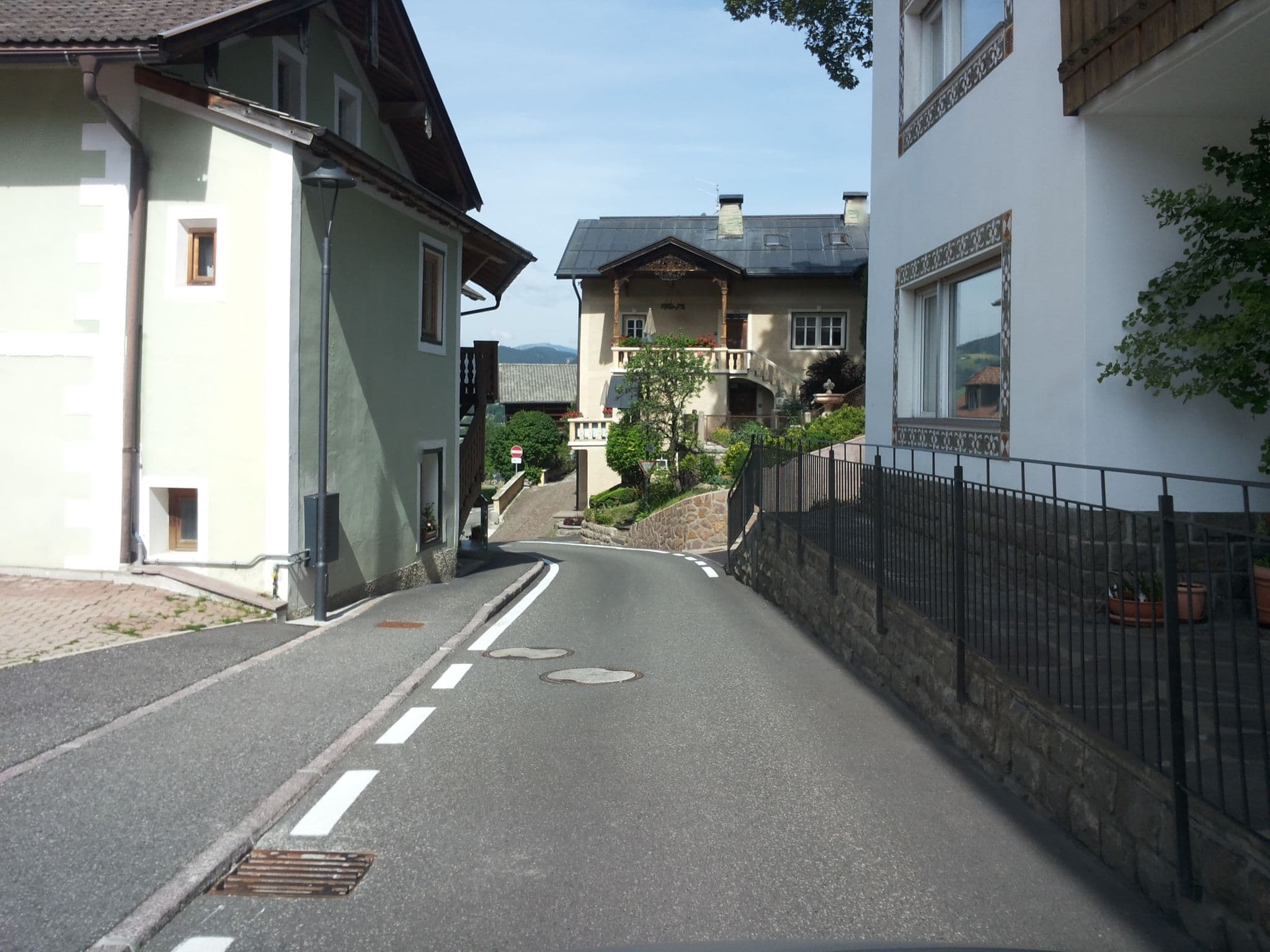 Street view near Residence Cesa Ladina, Ortisei — © musuruan (CC BY-SA · Mapillary)