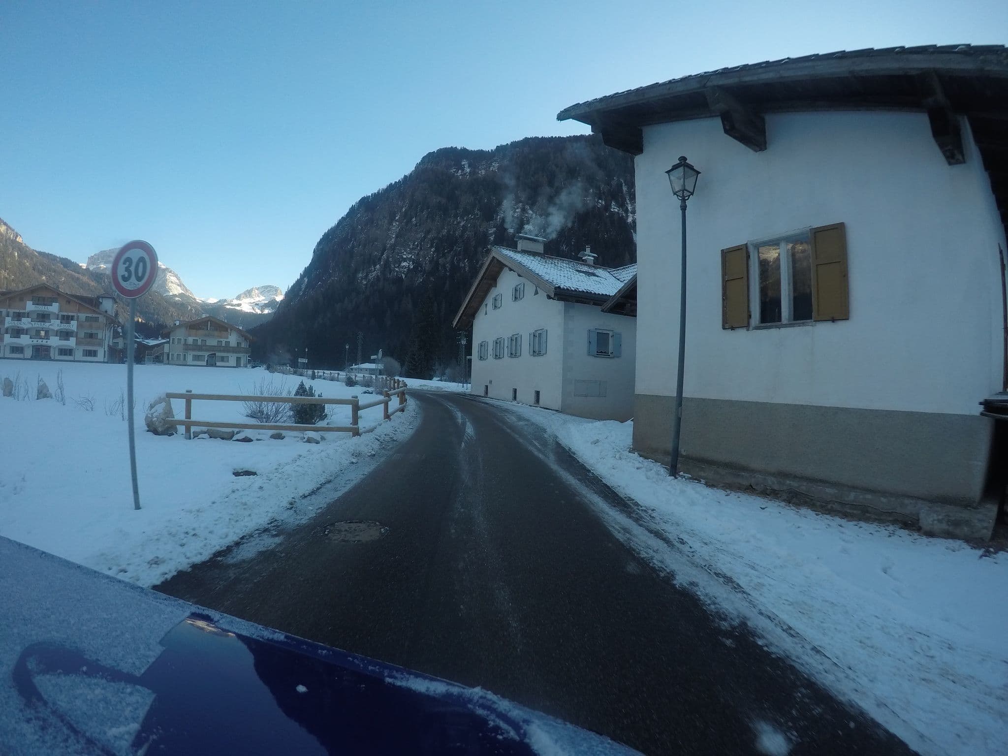 Street view near Mes Lastei, Canazei — © chrisbeddow (CC BY-SA · Mapillary)