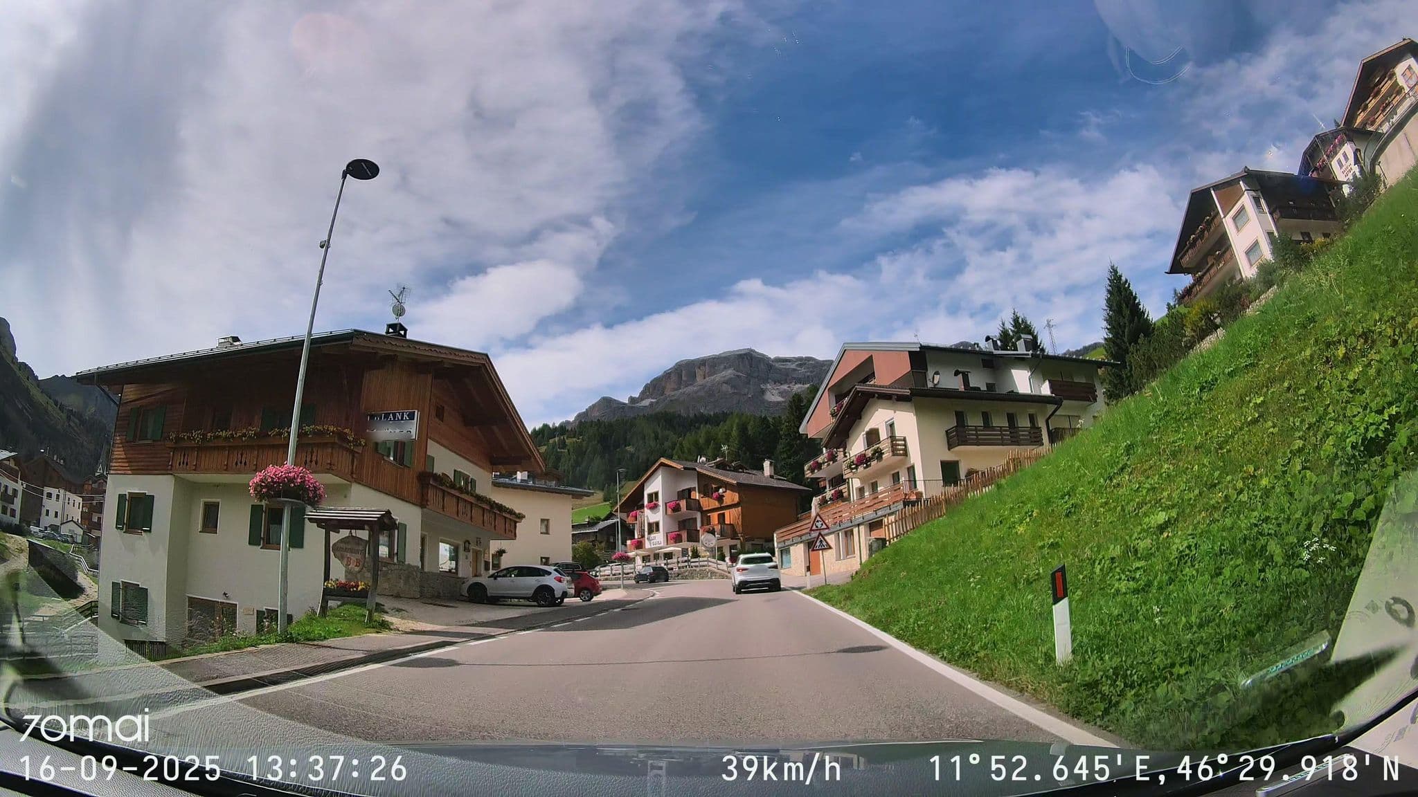 Street view near Hotel Evaldo, Livinallongo del Col di Lana — © doriel (CC BY-SA · Mapillary)