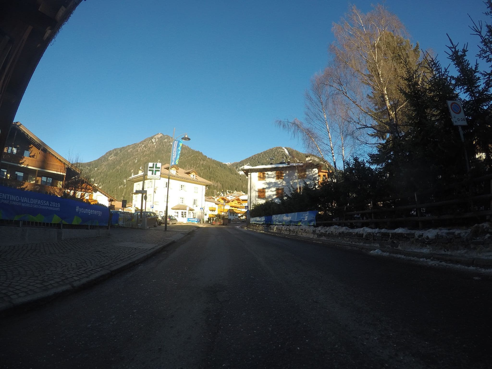 Street view near Albergo Aurora di Zanet Bruno e Zanet Luciano SNC, Pozza di Fassa — © chrisbeddow (CC BY-SA · Mapillary)