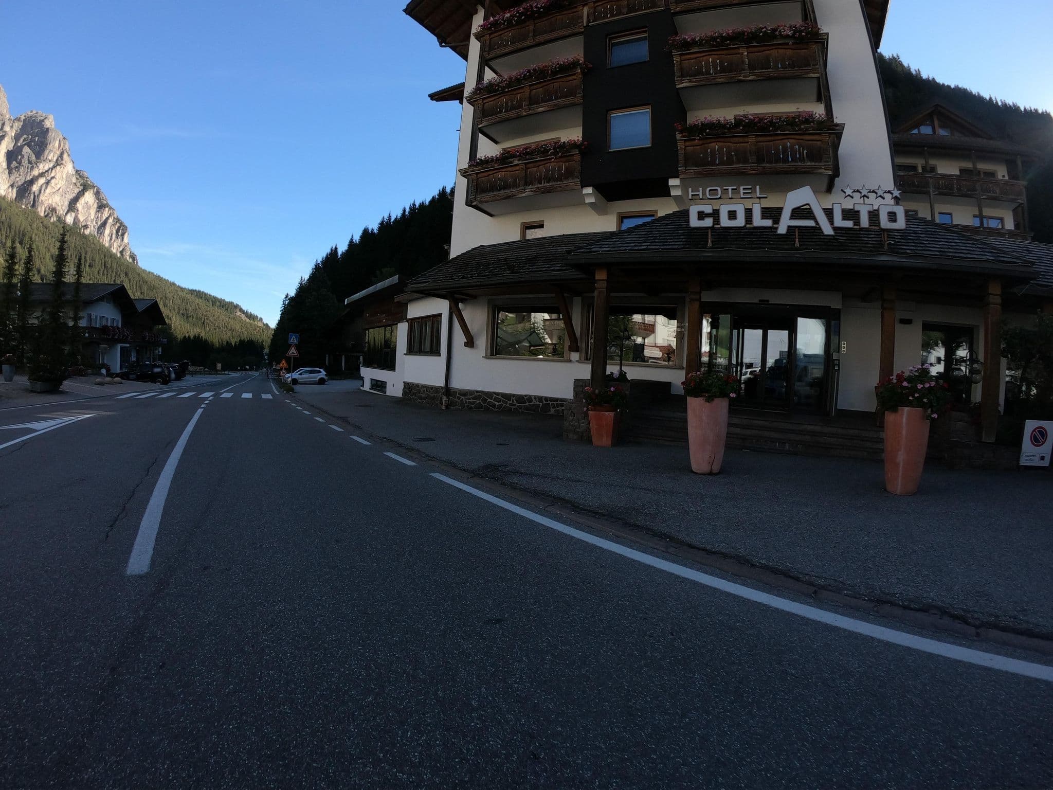 Street view near Hotel Kolfuschgerhof SRL, Selva — © joostjakob (CC BY-SA · Mapillary)