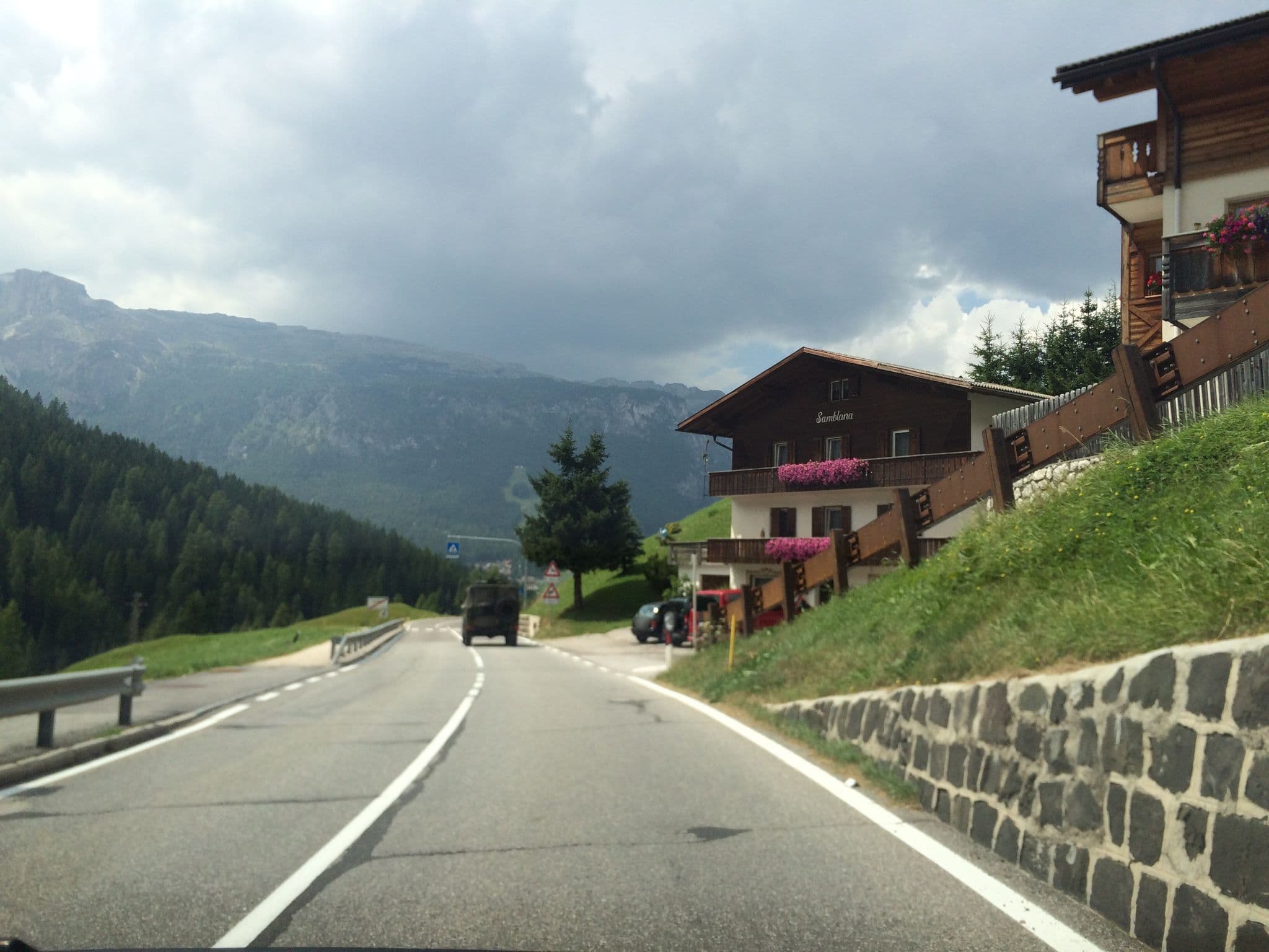 Street view near Ciasa Parom, La Valle - Wengen — © zbycz (CC BY-SA · Mapillary)