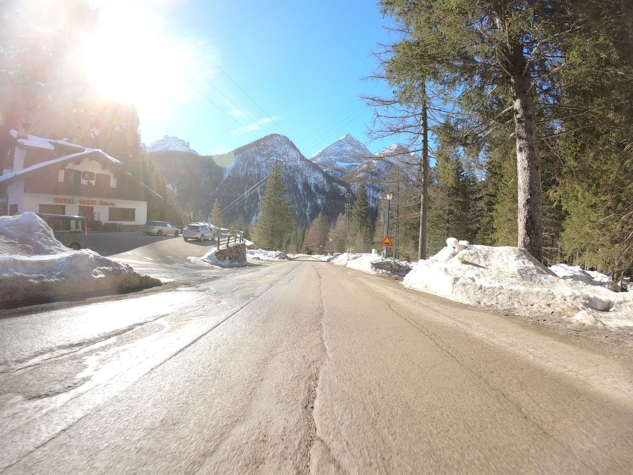 Street view near Hotel Garnì Roberta, Livinallongo del Col di Lana — © chrisbeddow (CC BY-SA · Mapillary)