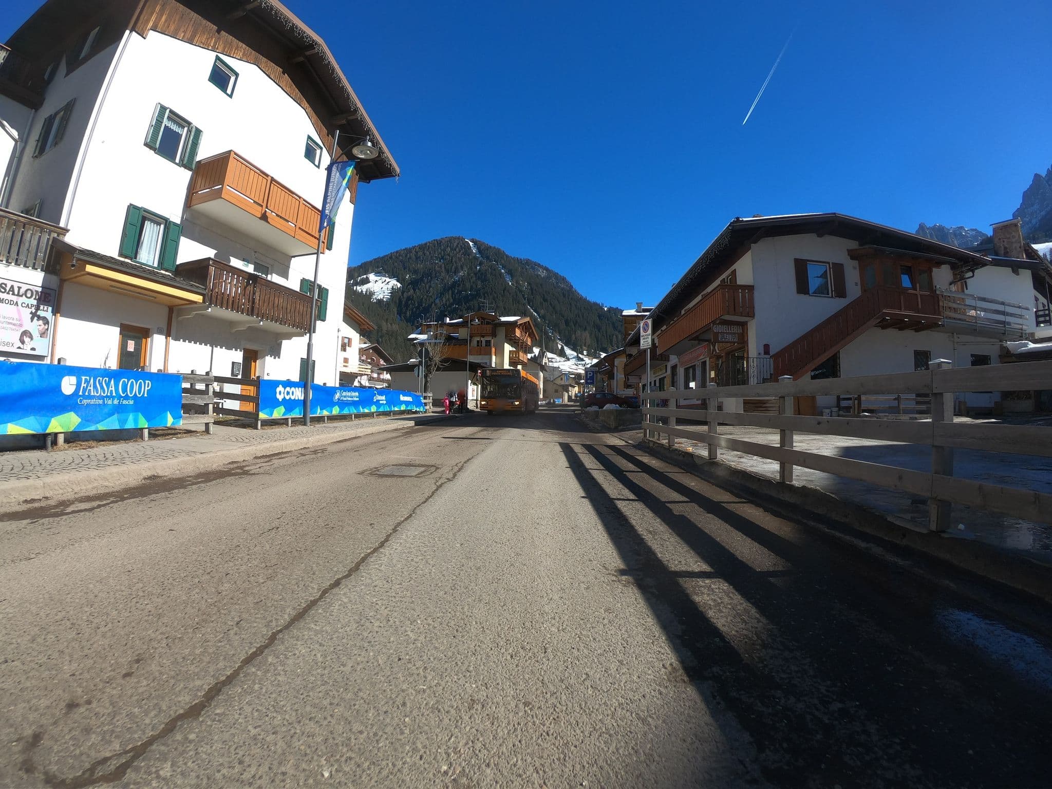 Street view near Casa Paola, Pozza di Fassa — © chrisbeddow (CC BY-SA · Mapillary)