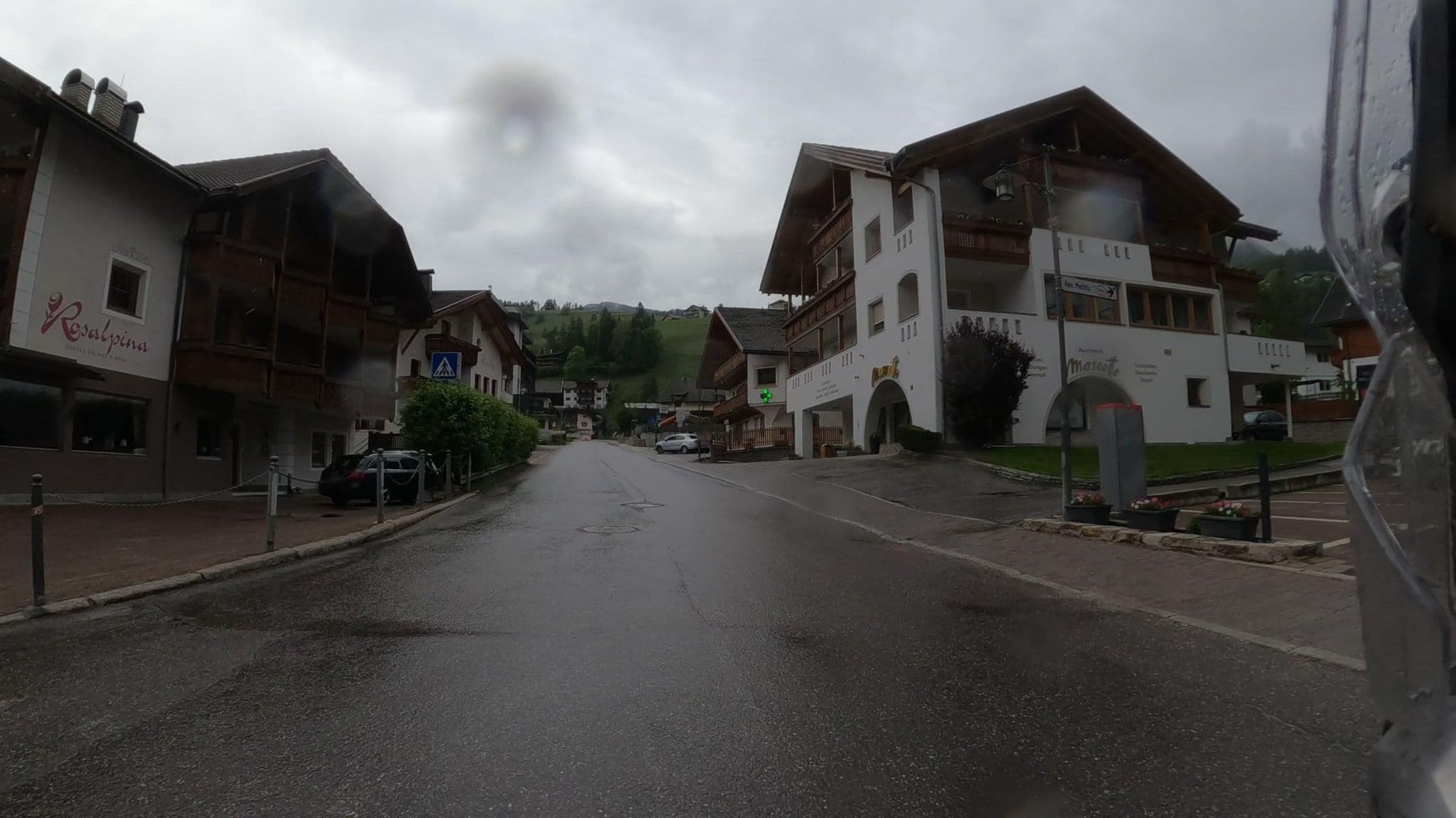 Street view near Hotel Teresa, La Valle - Wengen — © crami (CC BY-SA · Mapillary)