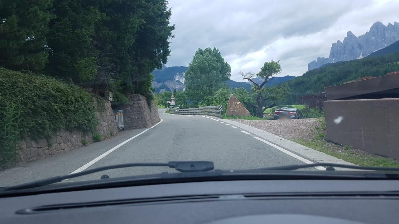 Street view near Raschötzhof, Funes - Villnoess — © mik007 (CC BY-SA · Mapillary)