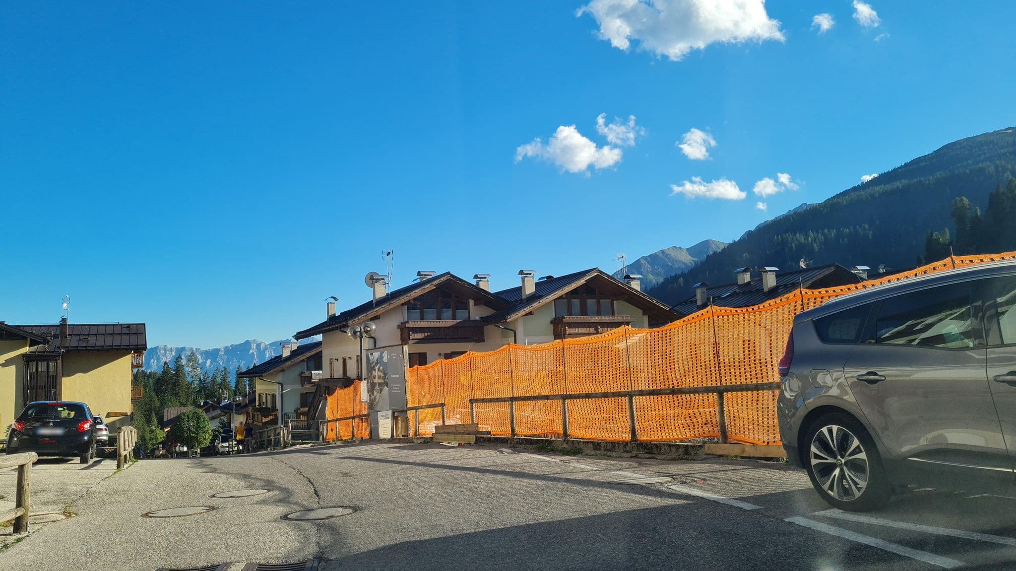 Street view near Residence Pez Gajard, Tonadico — © laniuscollurio (CC BY-SA · Mapillary)