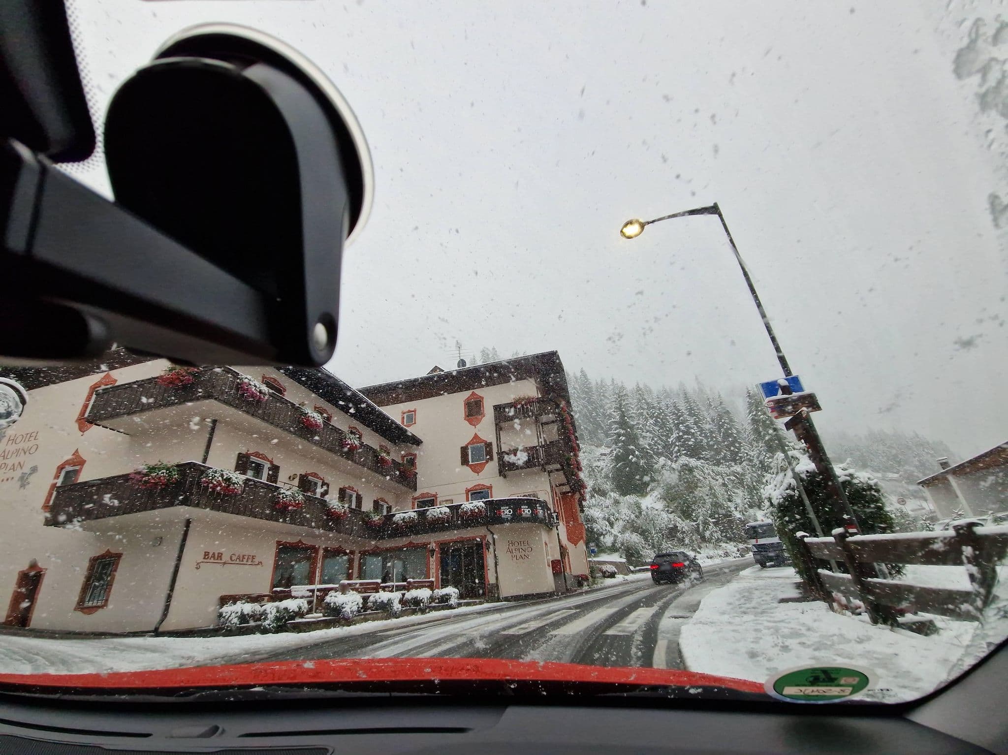 Street view near Hotel Alpino Plan, Selva — © mcliquid (CC BY-SA · Mapillary)
