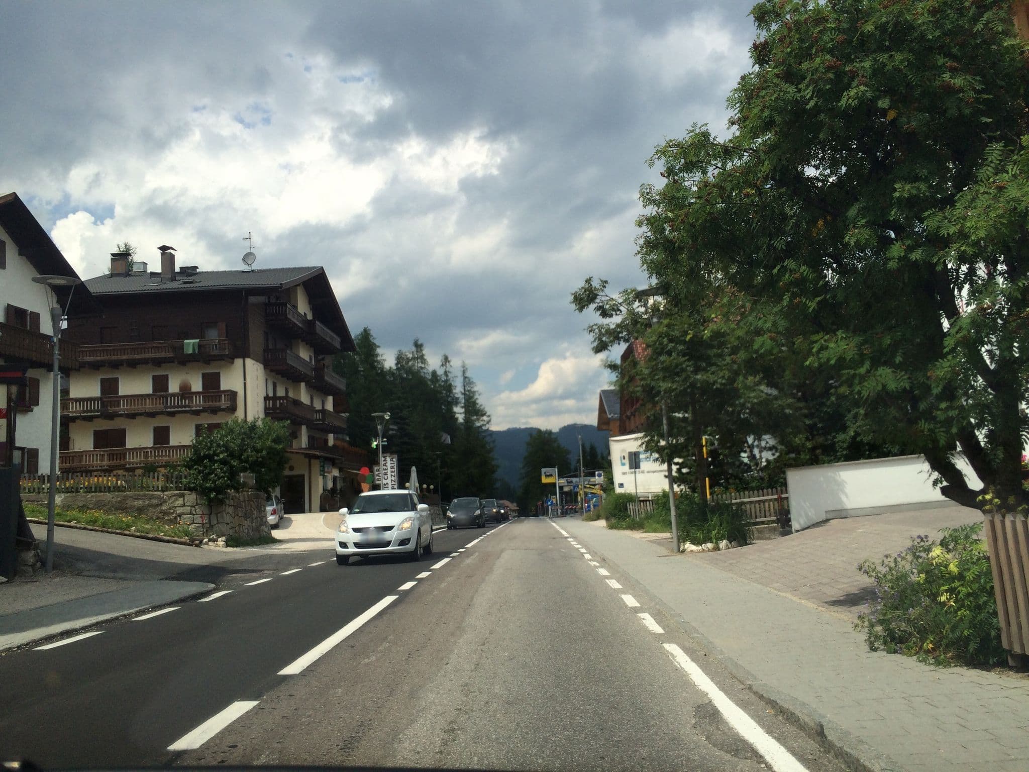 Street view near App Brunella, La Valle - Wengen — © zbycz (CC BY-SA · Mapillary)