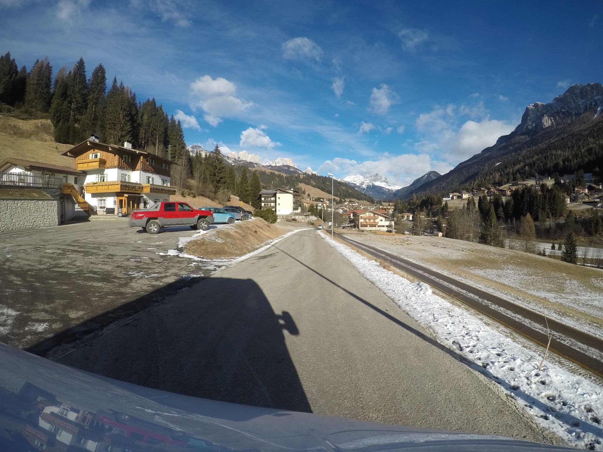 Street view near Albergo Hotel Miravalle SAS di Barbacetto Grazia & C., Moena — © chrisbeddow (CC BY-SA · Mapillary)