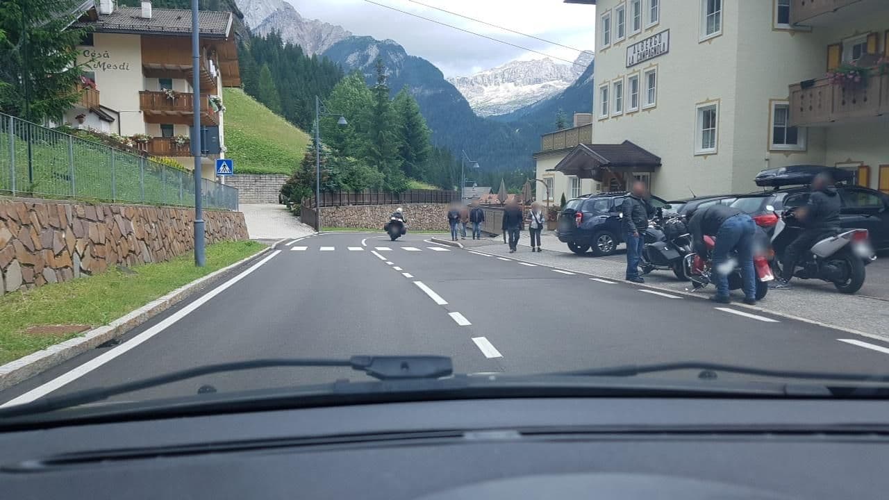 Street view near Hotel La Campagnola, Canazei — © mik007 (CC BY-SA · Mapillary)