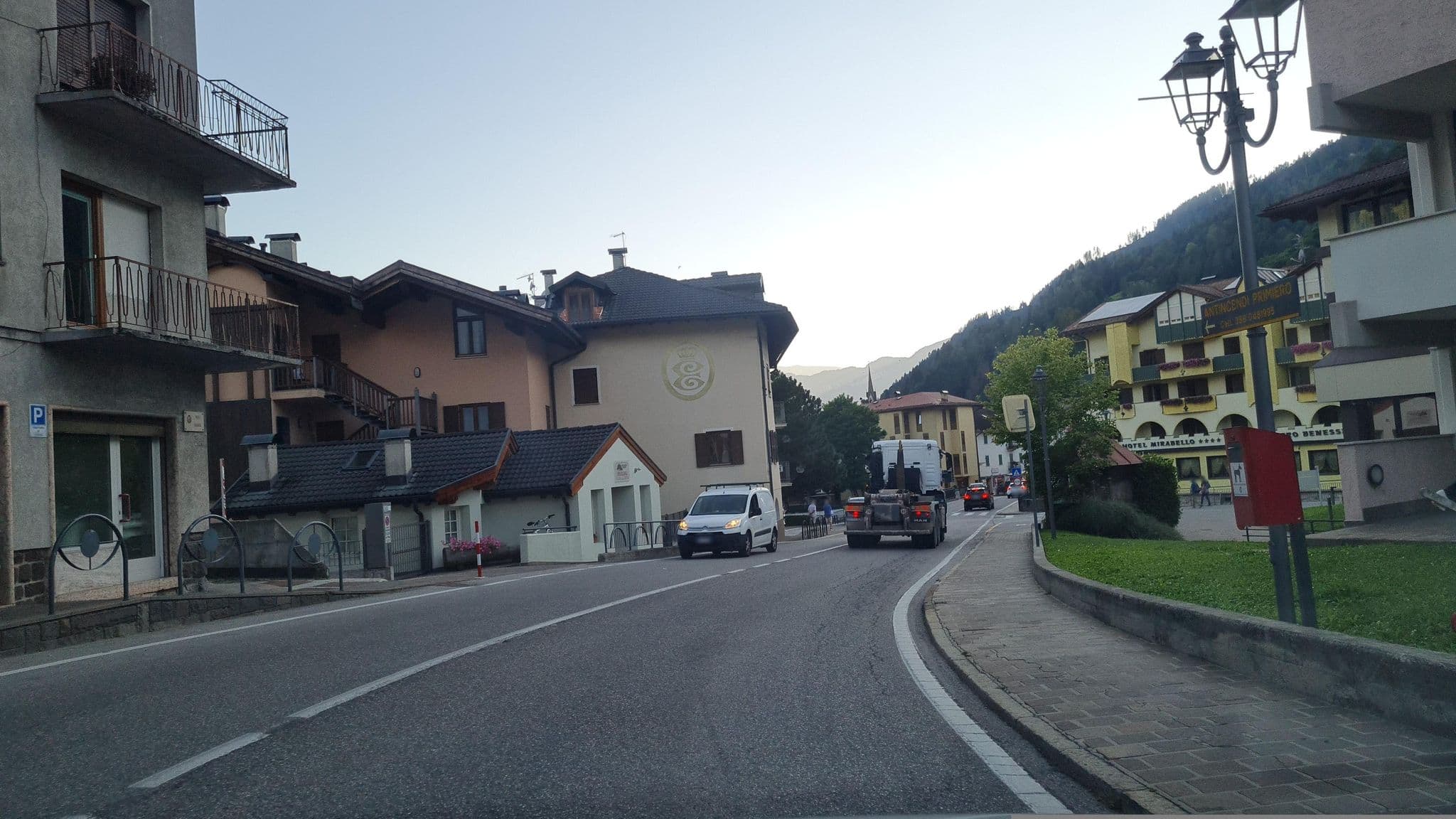 Street view near Hotel Primiero, Transacqua — © laniuscollurio (CC BY-SA · Mapillary)